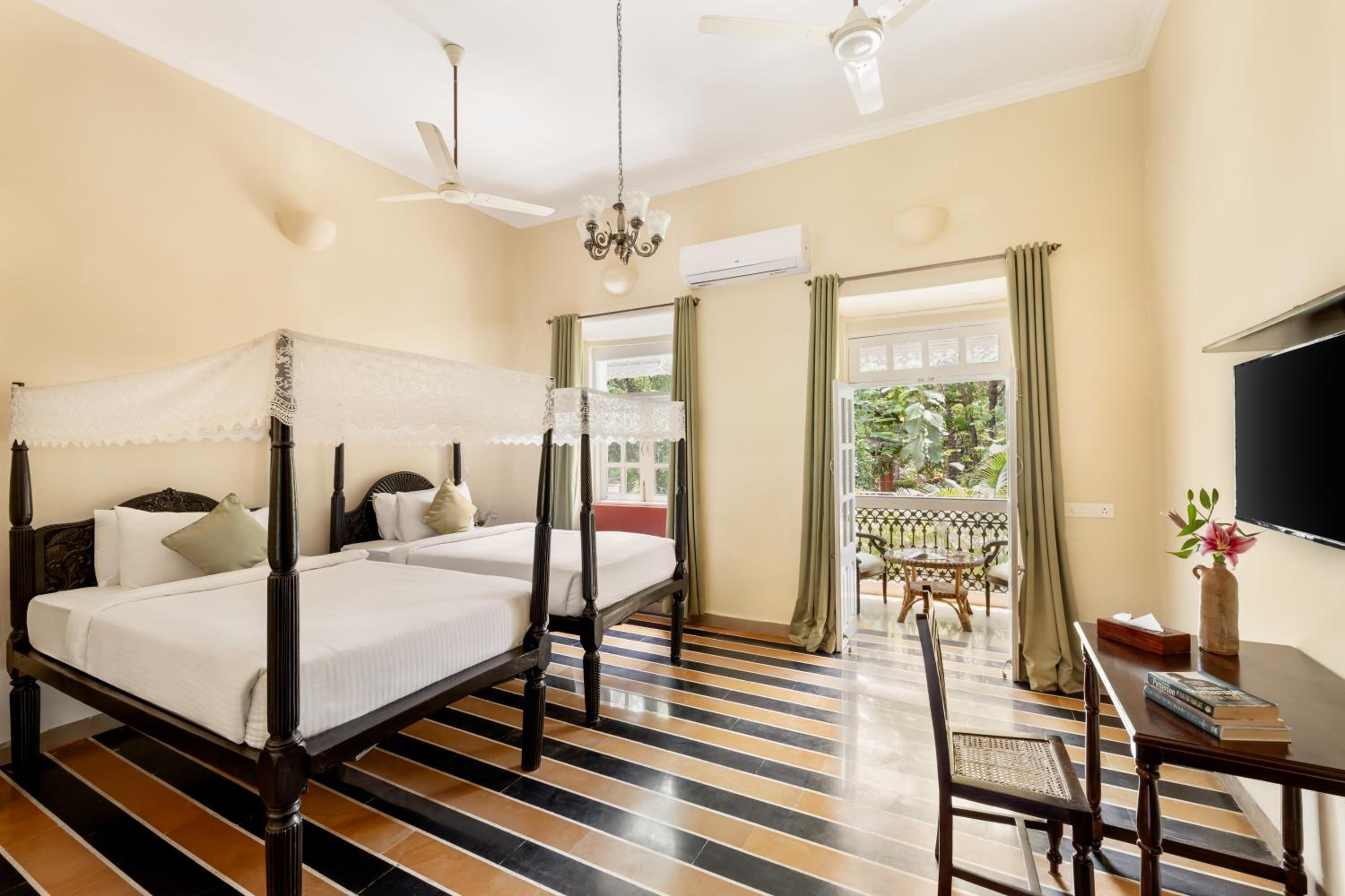 Deluxe Heritage Room - Photo 5