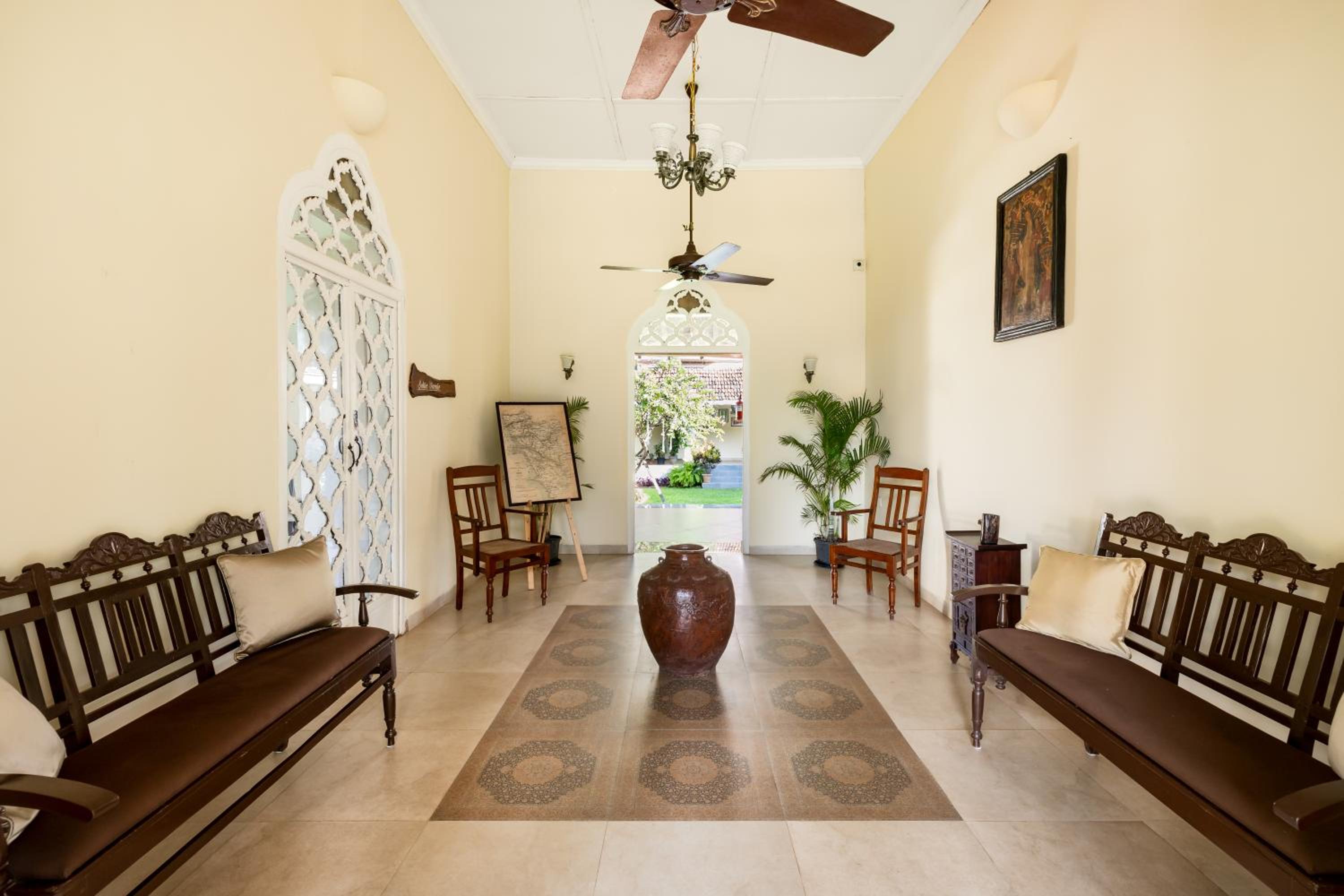 Deluxe Heritage Room - Photo 10