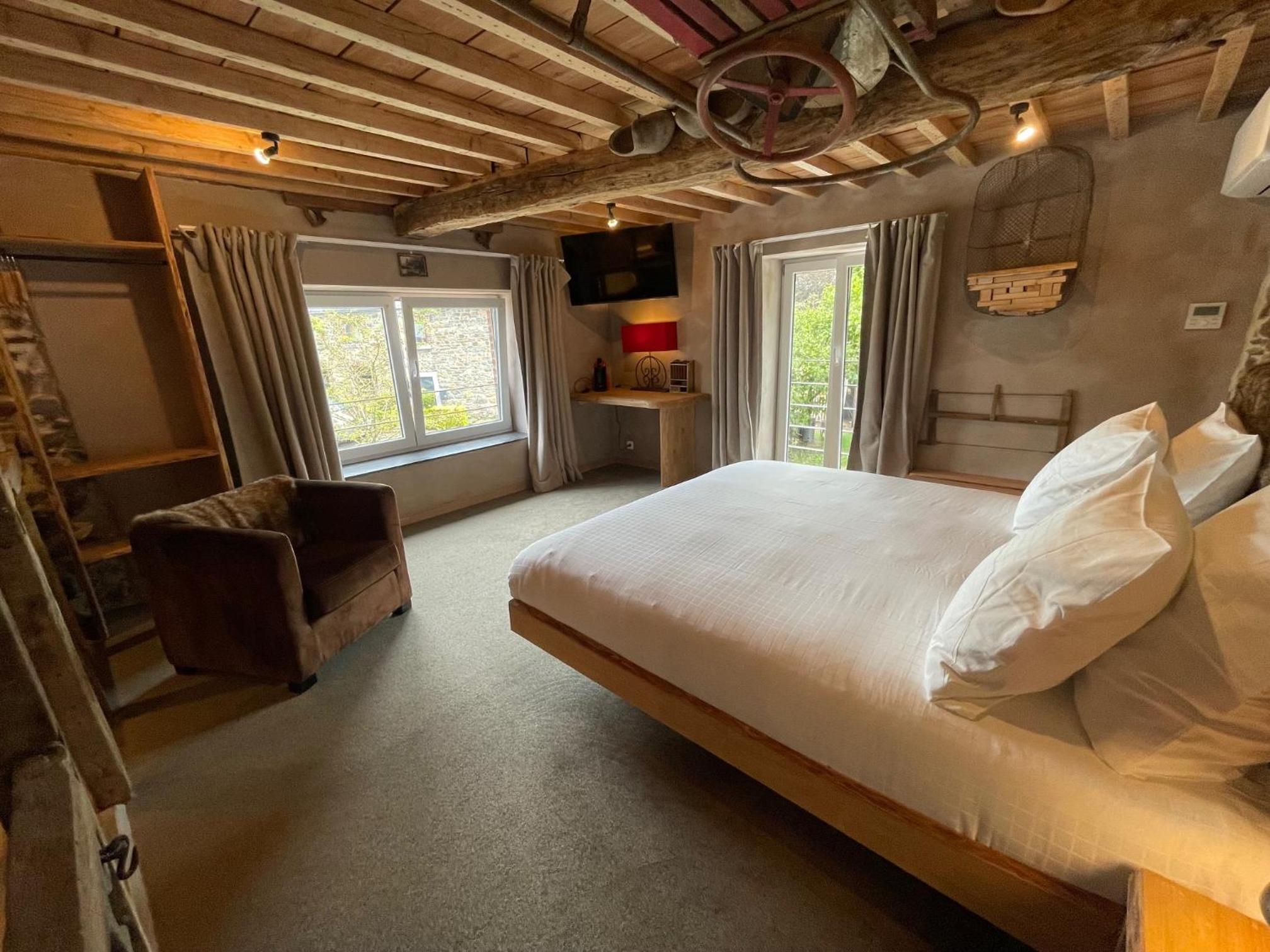 King Room with Balcony photo 3