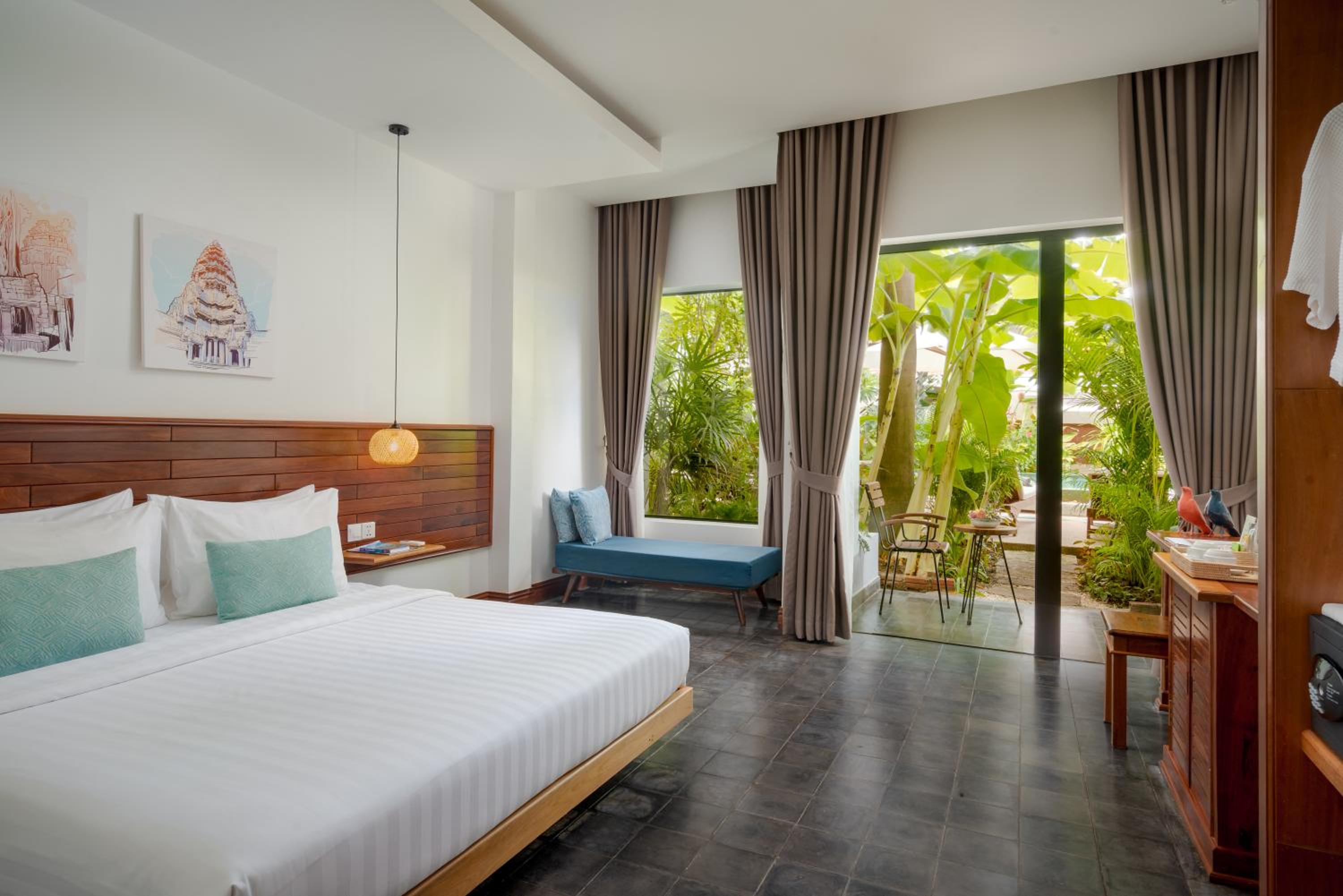 Deluxe Double Room with Balcony - Photo 1