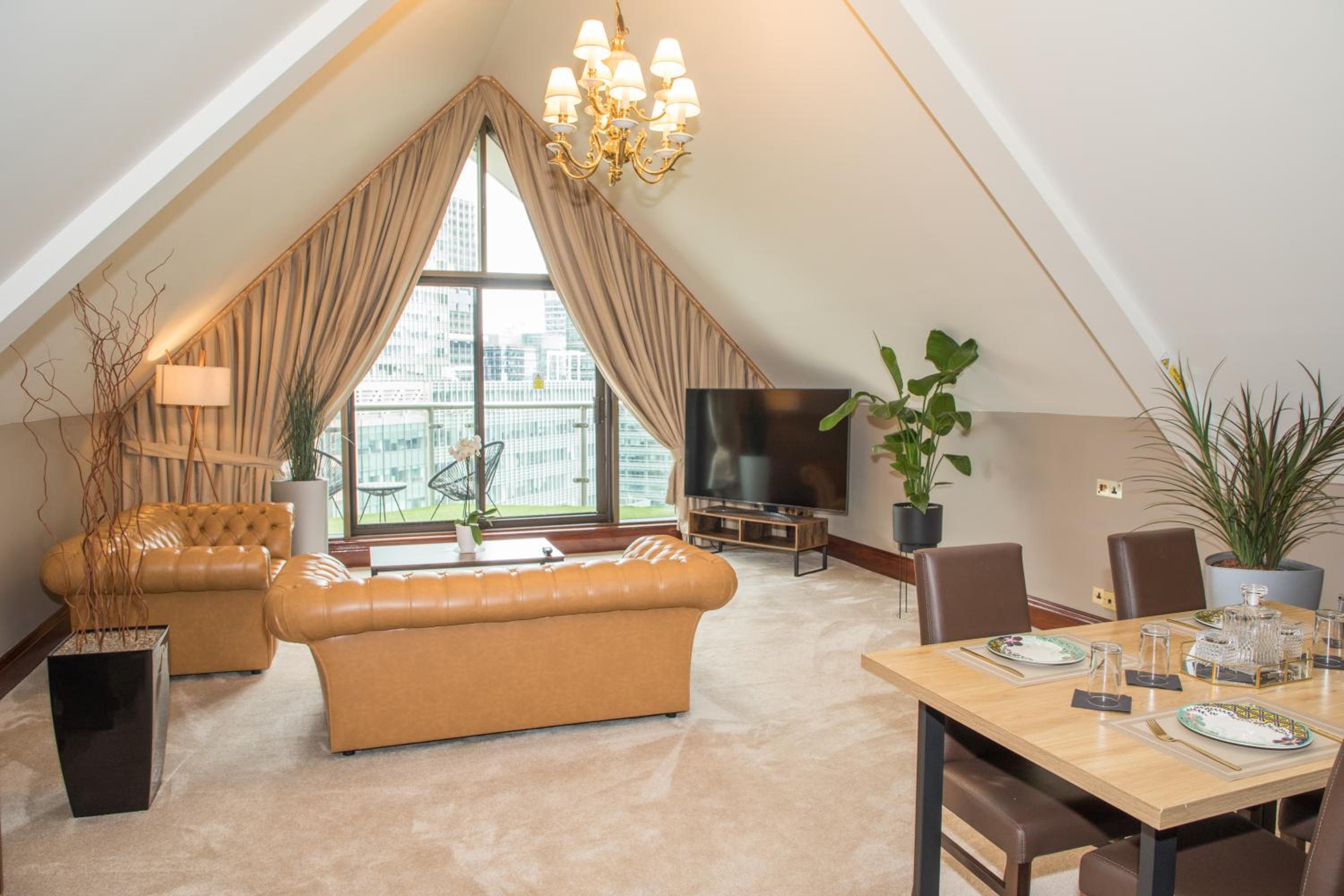 One-Bedroom Suite photo 2