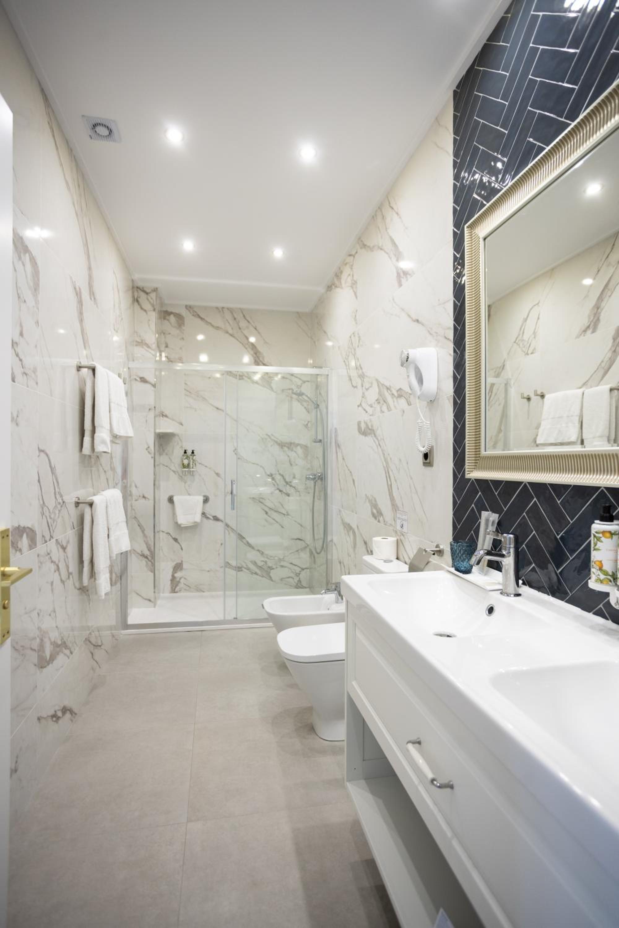 Superior Suite photo 2