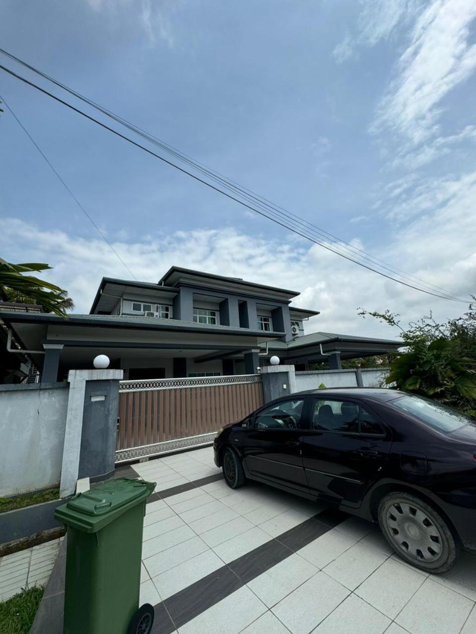 Four-Bedroom House photo 1