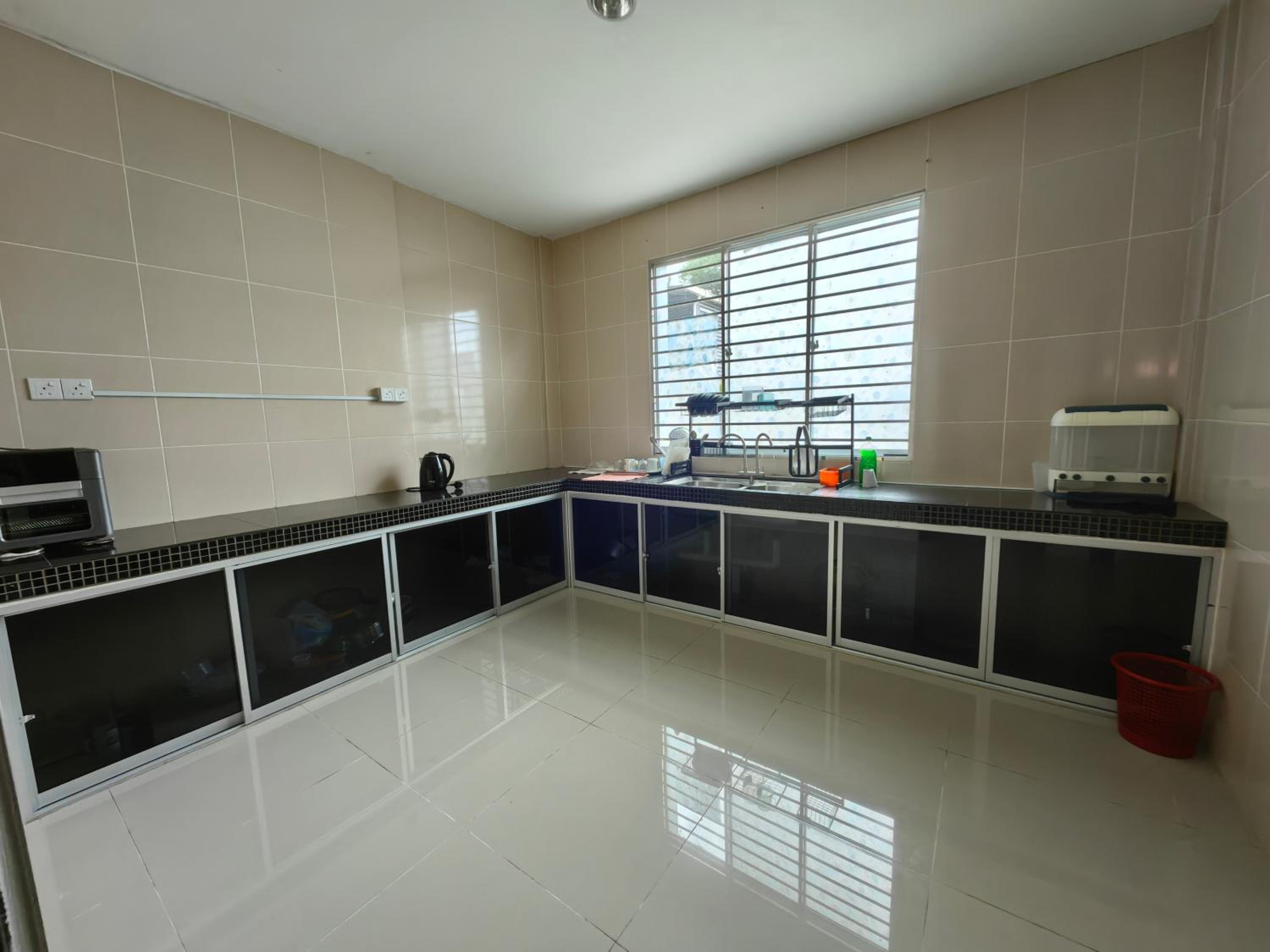 Four-Bedroom House photo 2