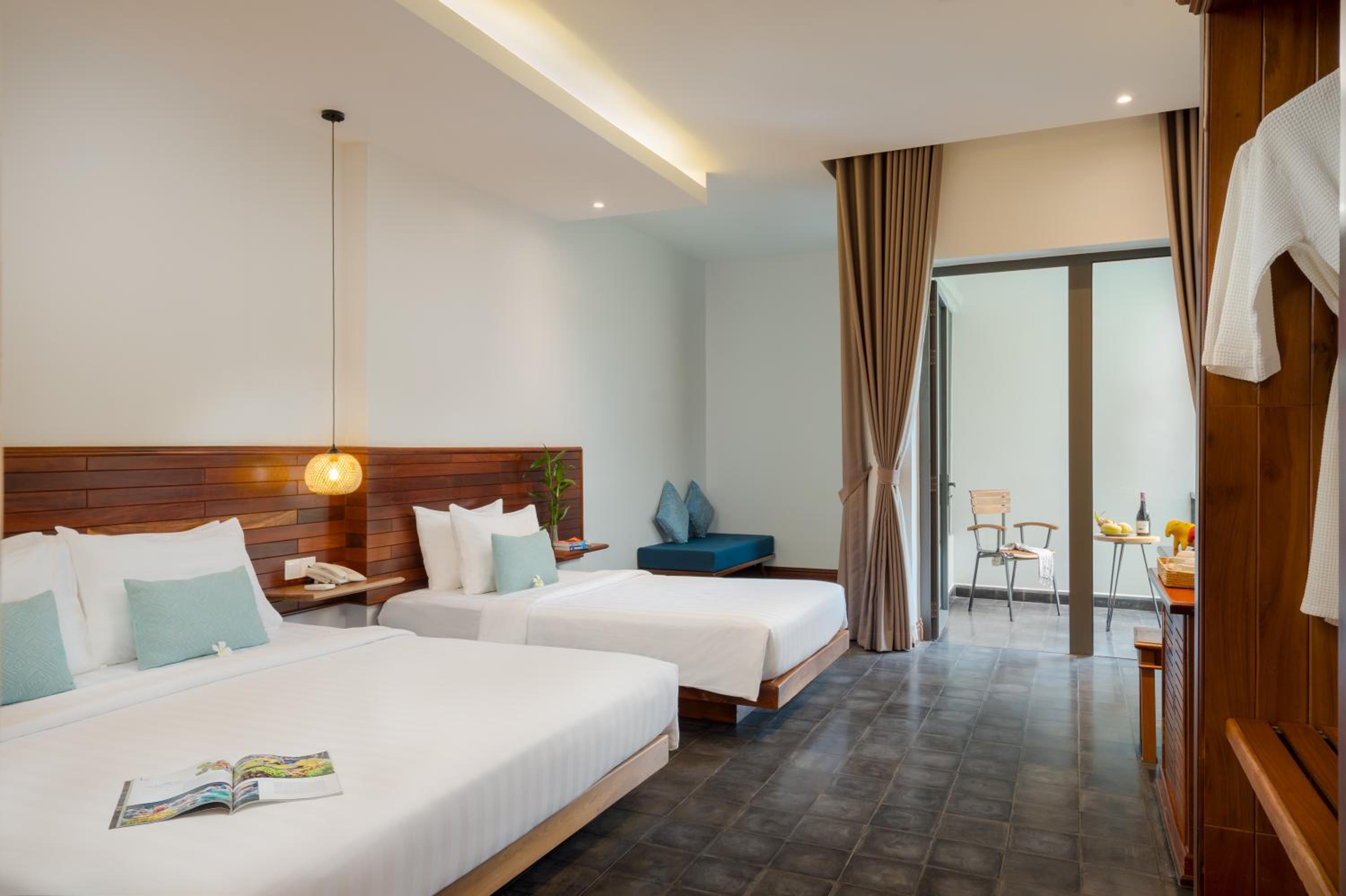 Twin Room with Balcony - Photo 1