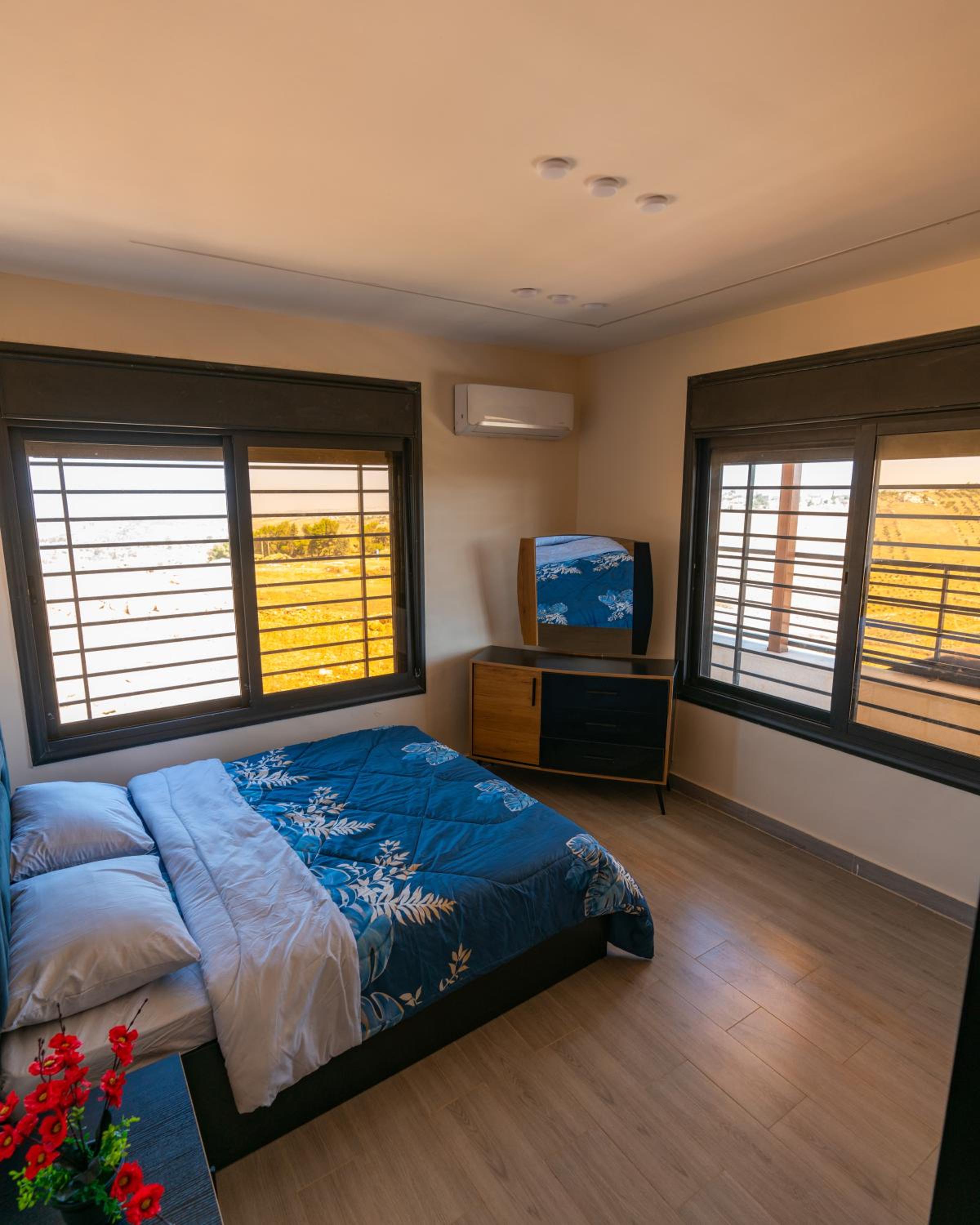 Three-Bedroom Villa photo 2