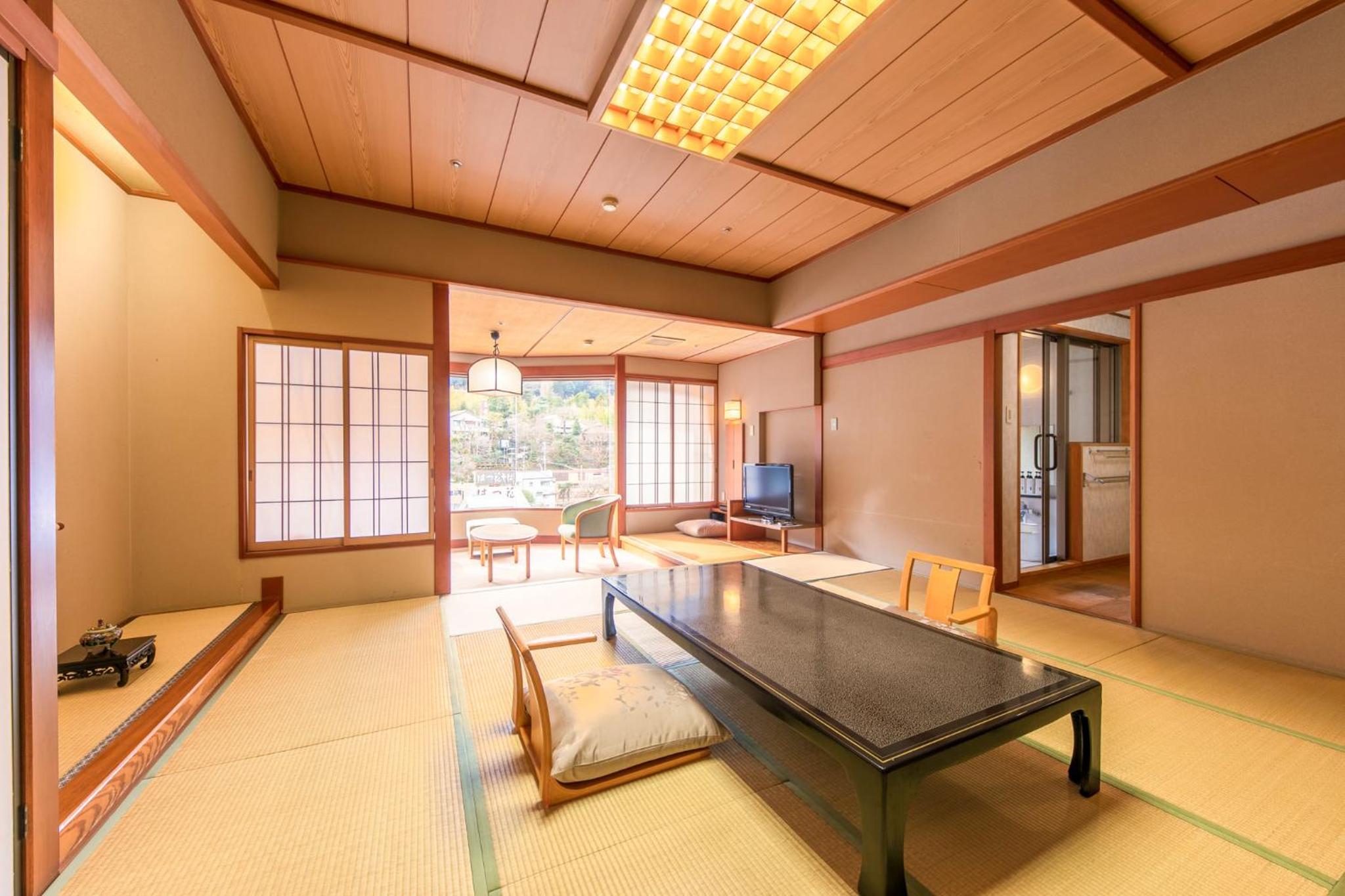 Japanese-Style Room with Open Air Bath - Photo 8