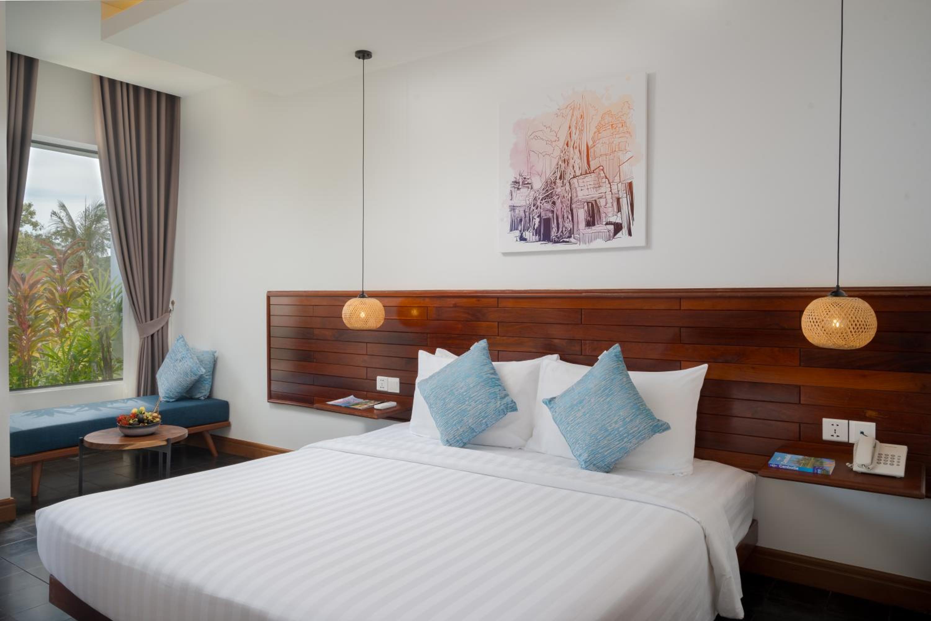 Junior Suite with Balcony - Photo 7