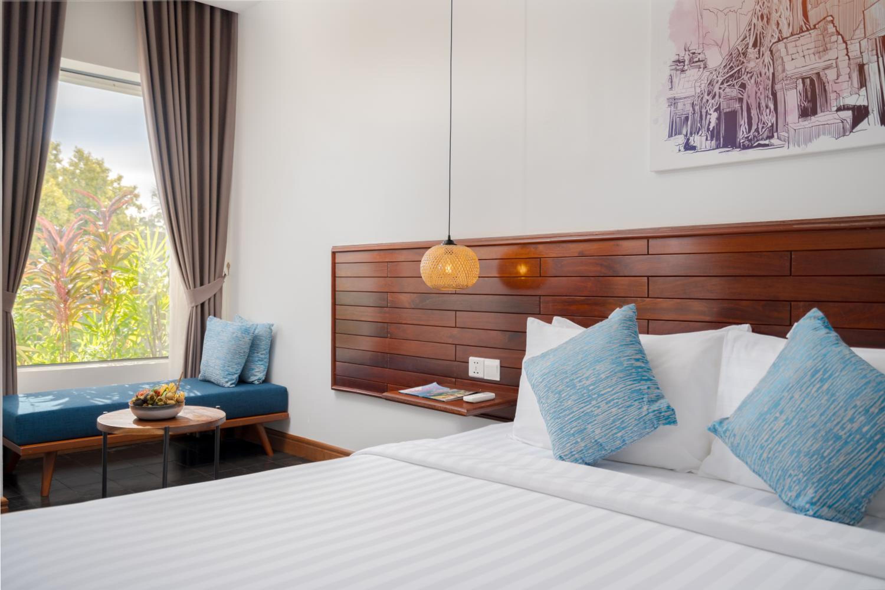 Junior Suite with Balcony - Photo 6