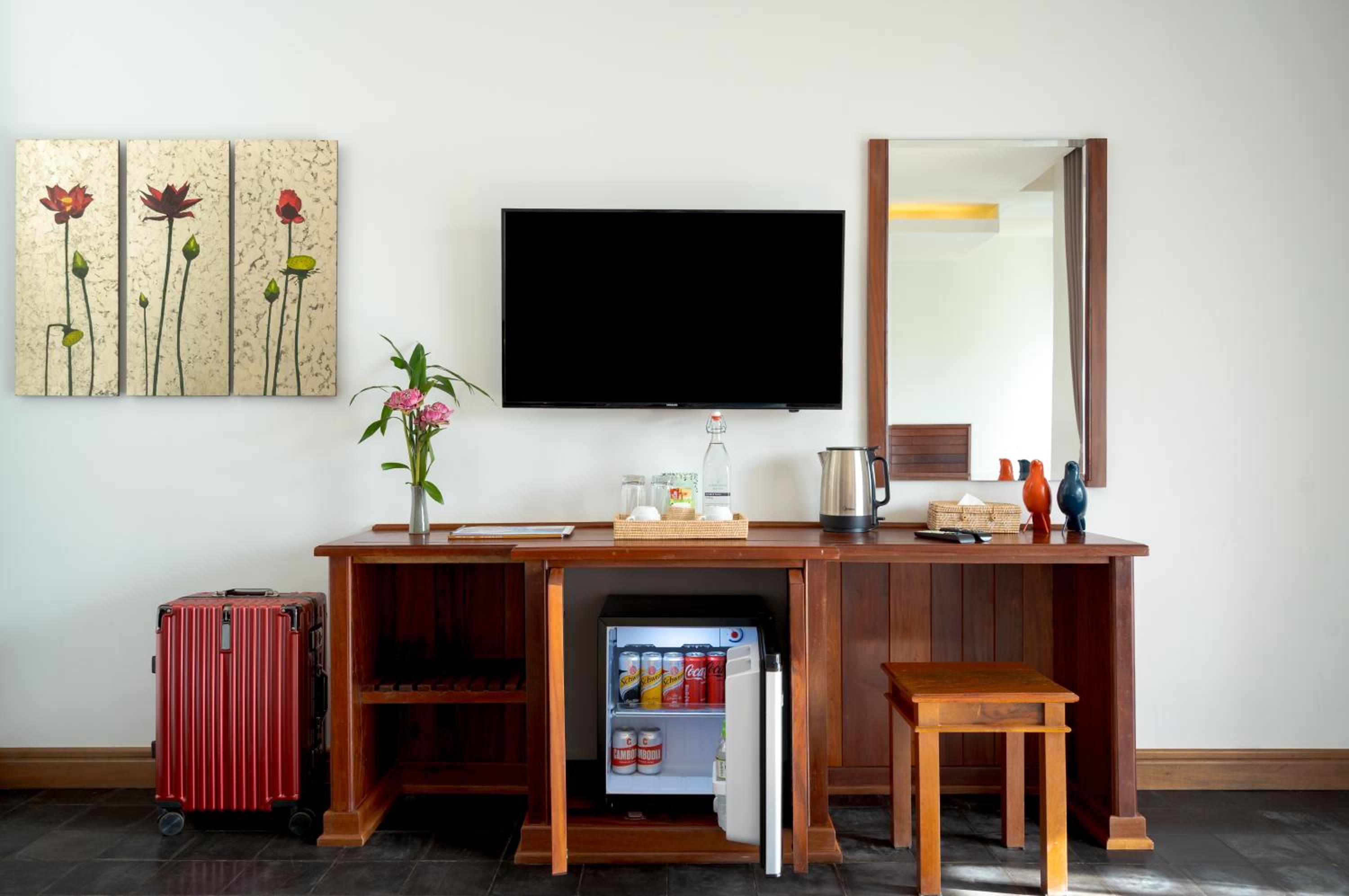 Junior Suite with Balcony - Photo 8