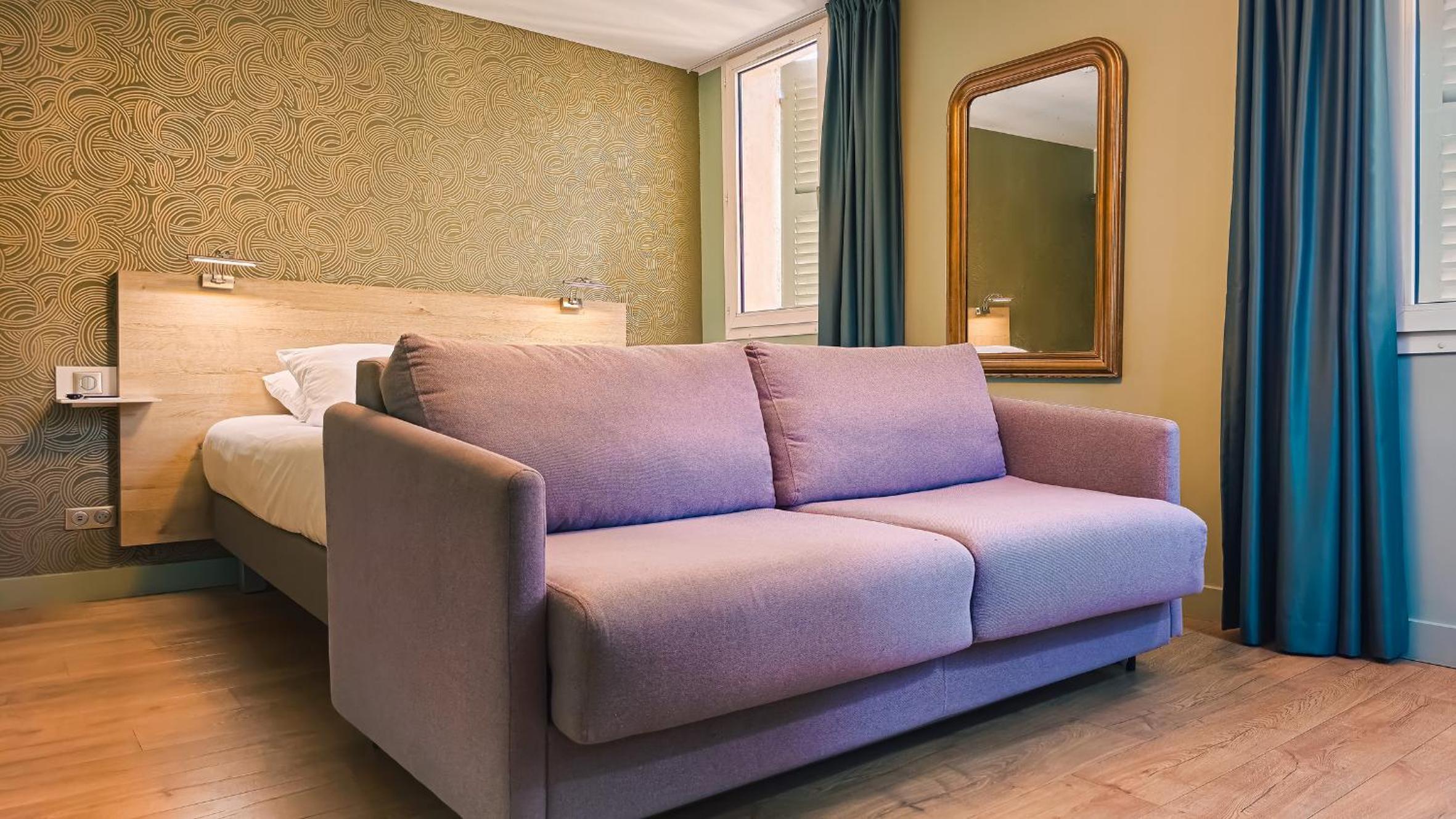 Suite with Sauna Access - Photo 14