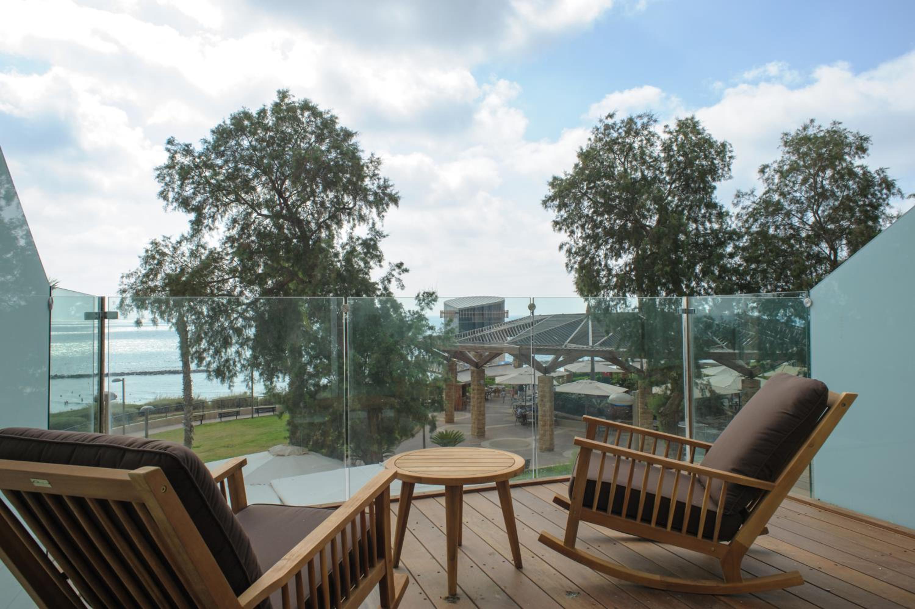 Deluxe Double Room with Balcony and Sea View photo 2