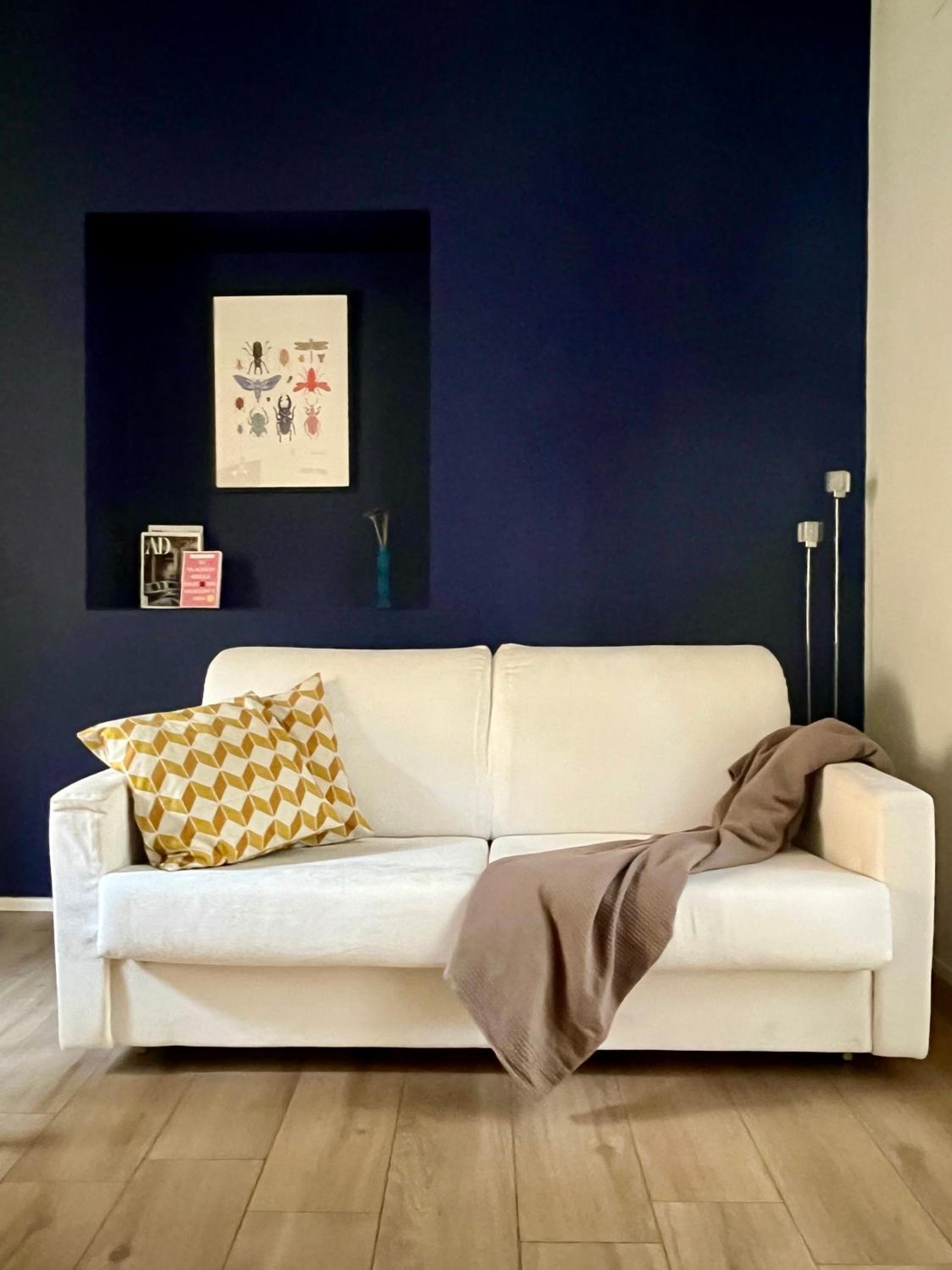 One-Bedroom Apartment photo 1