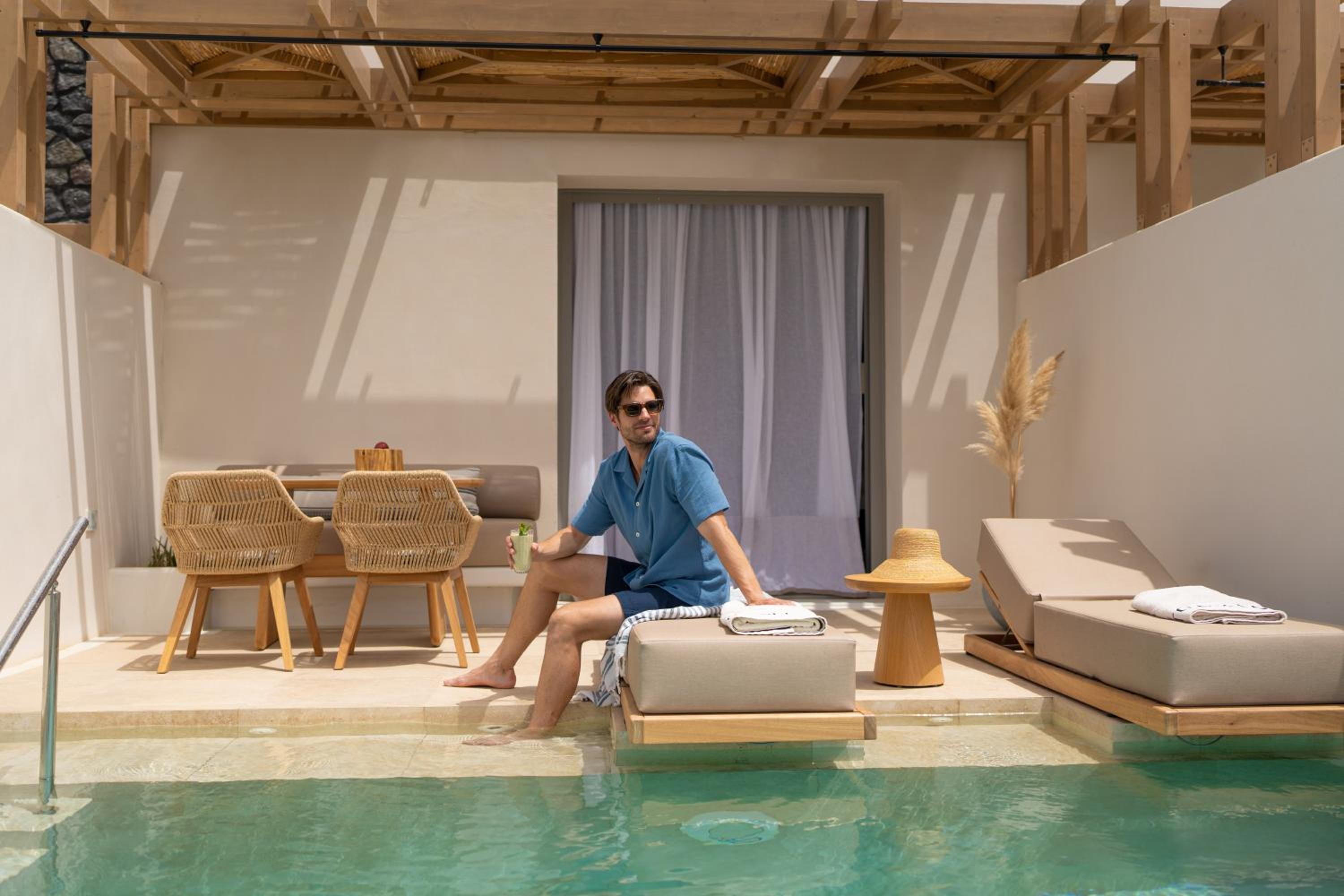 Unwind Sunset & Sea View Junior Suite with Pool - Photo 9