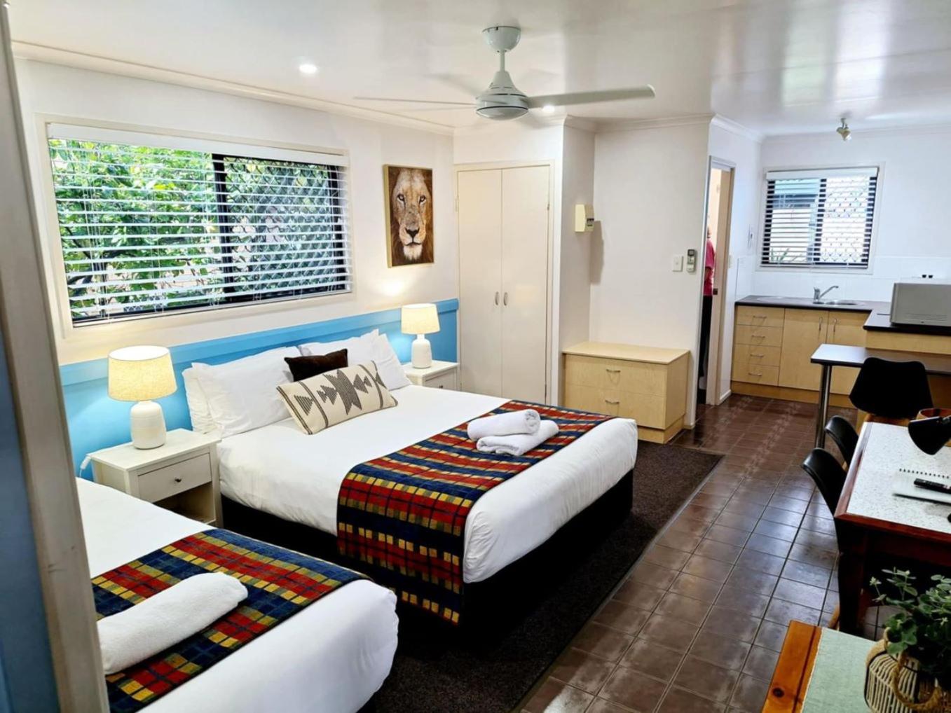 Studio with Queen Bed and Single Bed