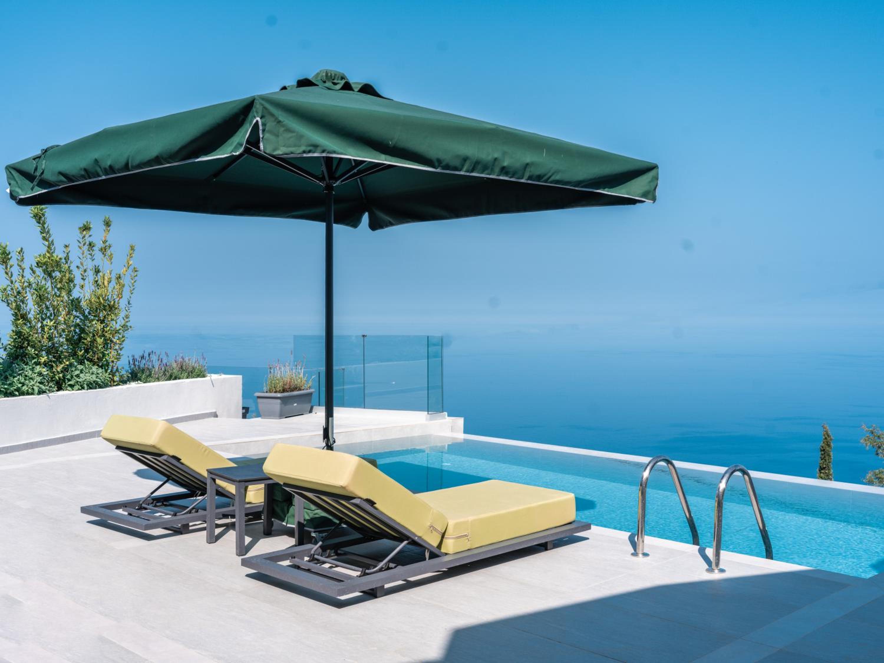 Supreme Suite Panoramic View with Private Heated Pool - Photo 9