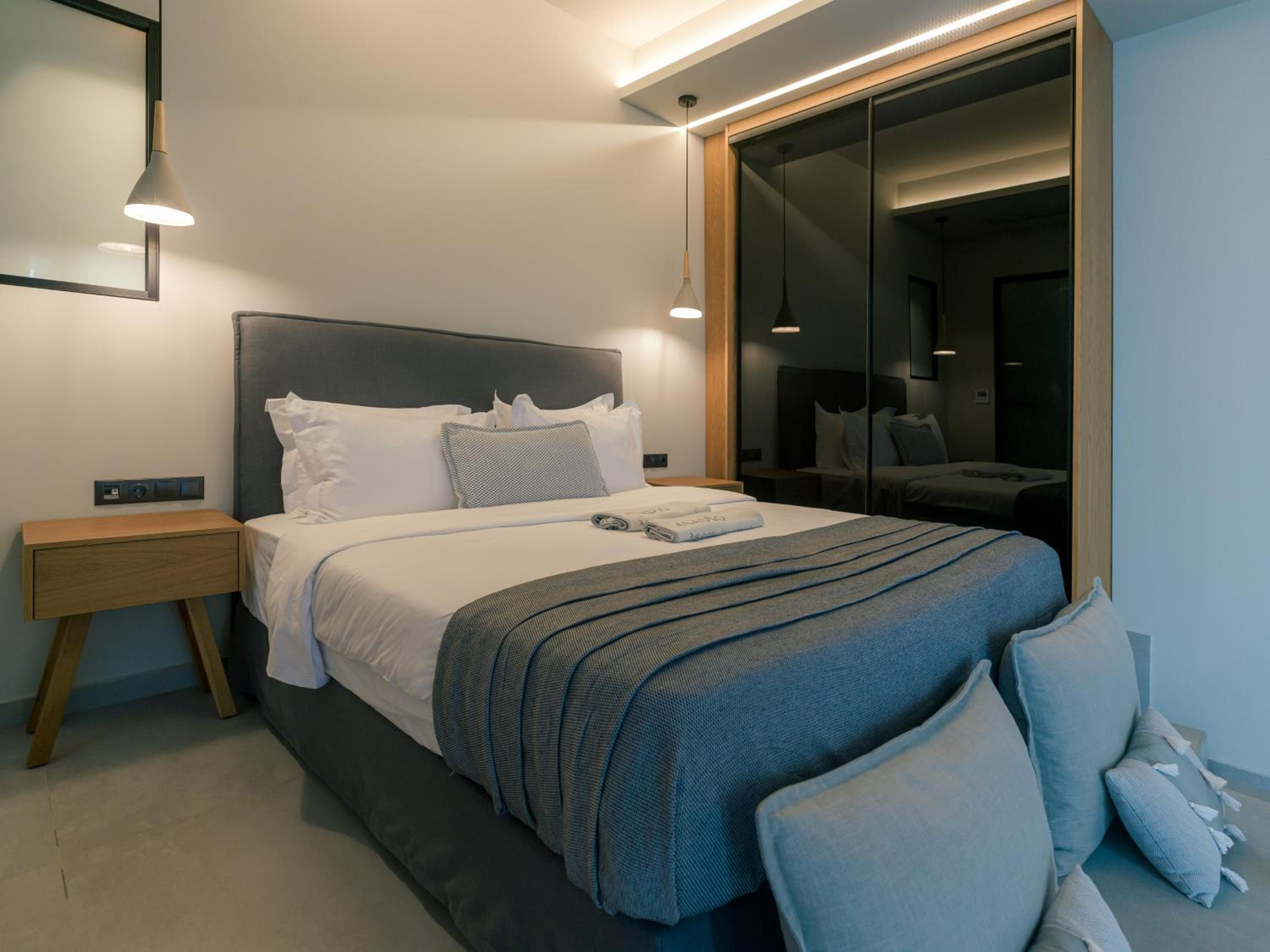 Supreme Suite Panoramic View with Private Heated Pool - Photo 2