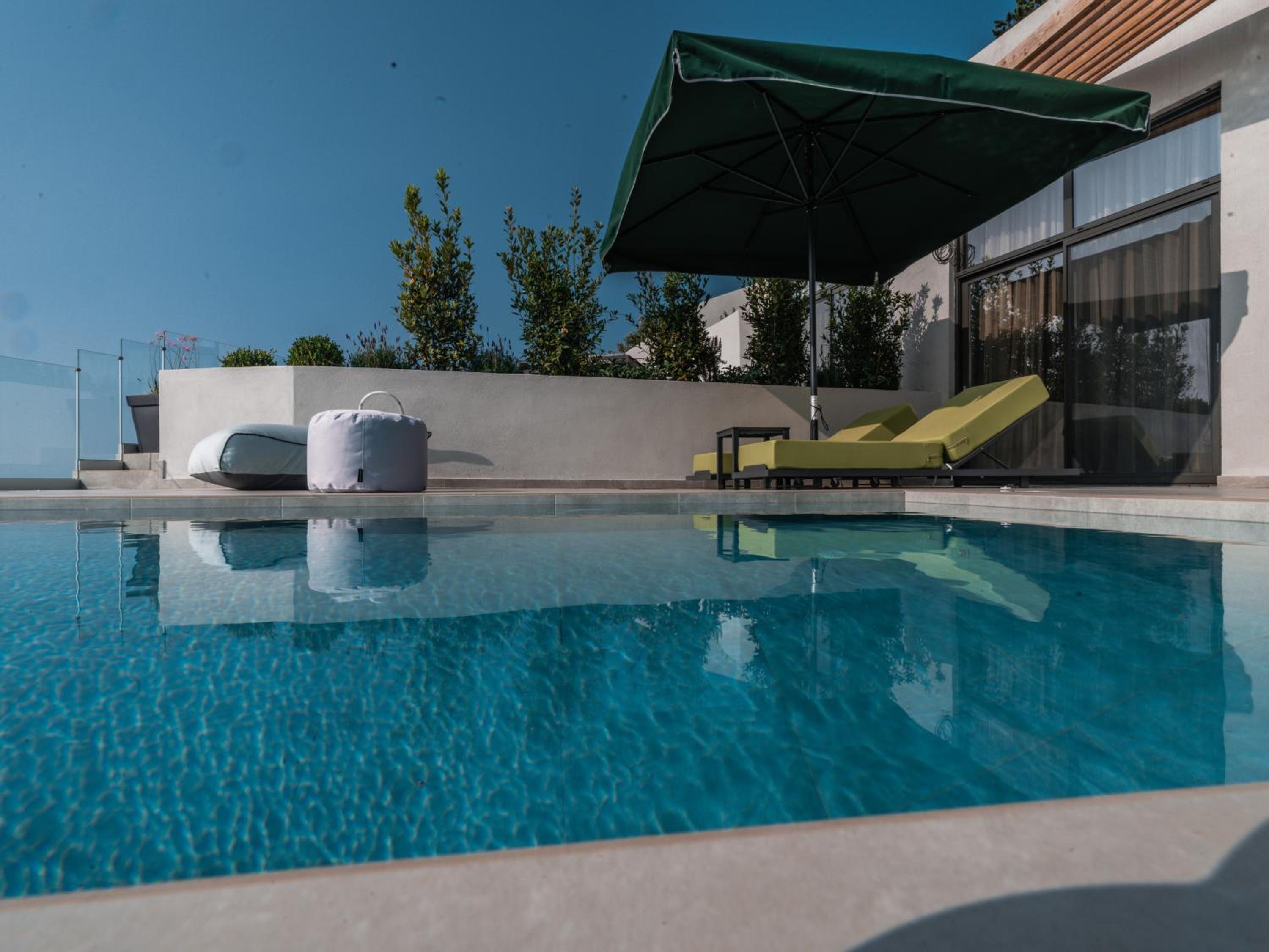 Supreme Suite Panoramic View with Private Heated Pool - Photo 4