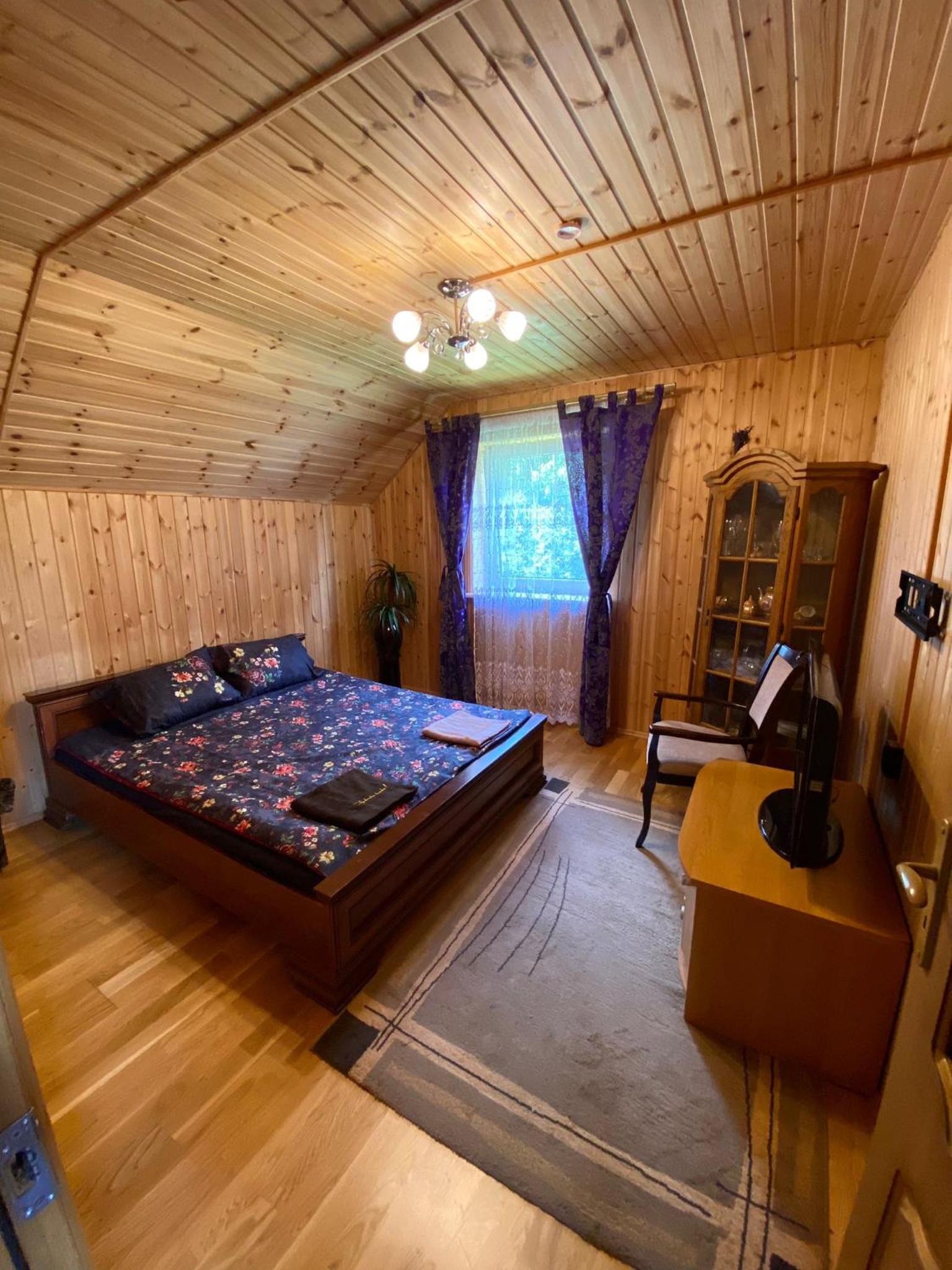 Three-Bedroom House photo 3