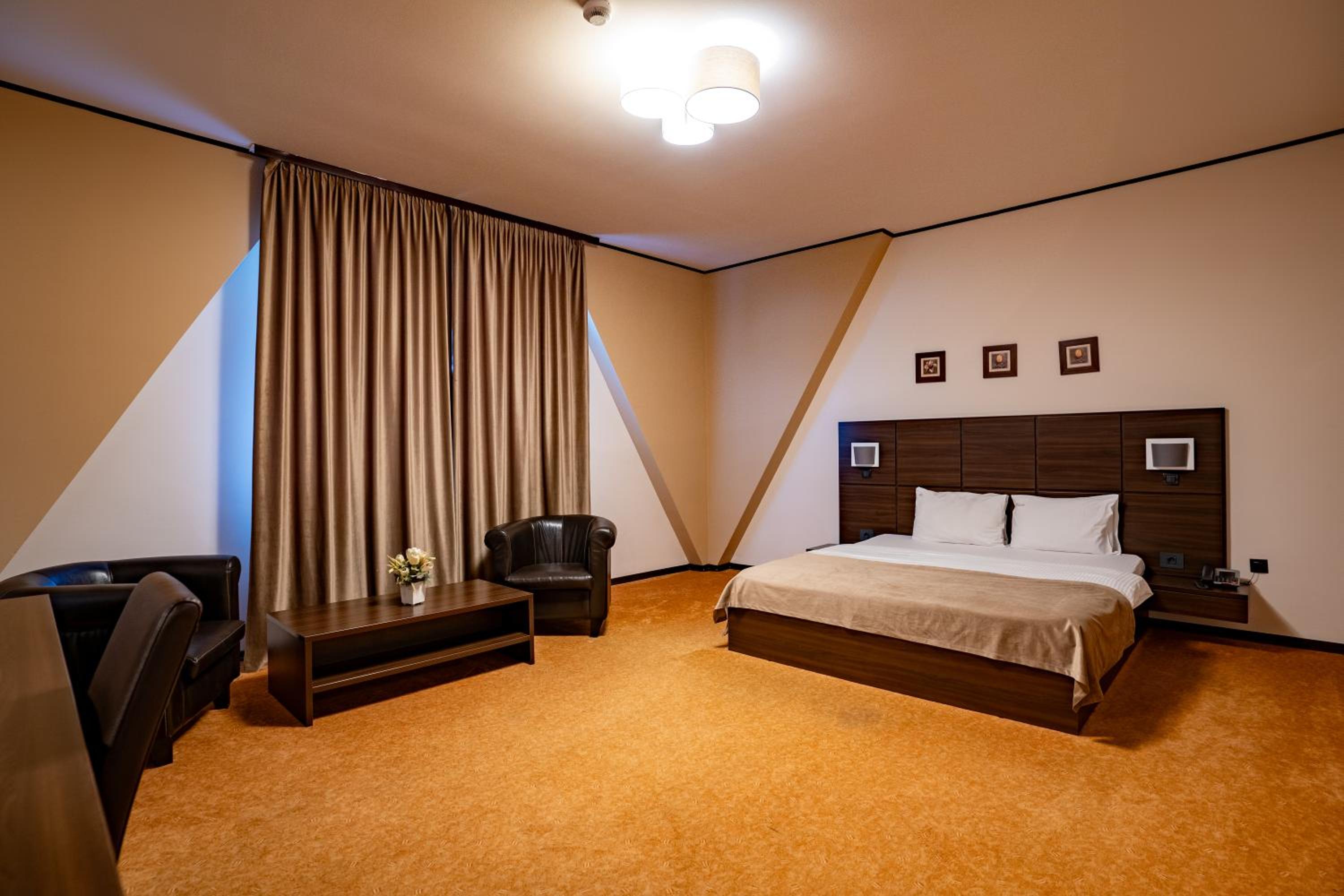 Double Room - Photo 1