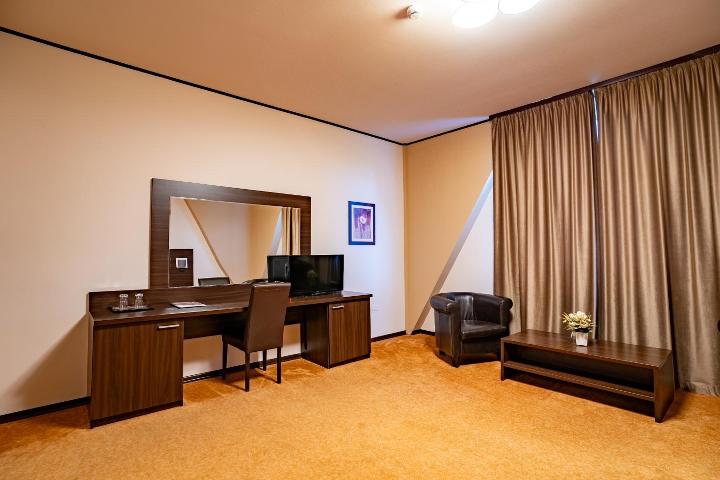 Double Room - Photo 2