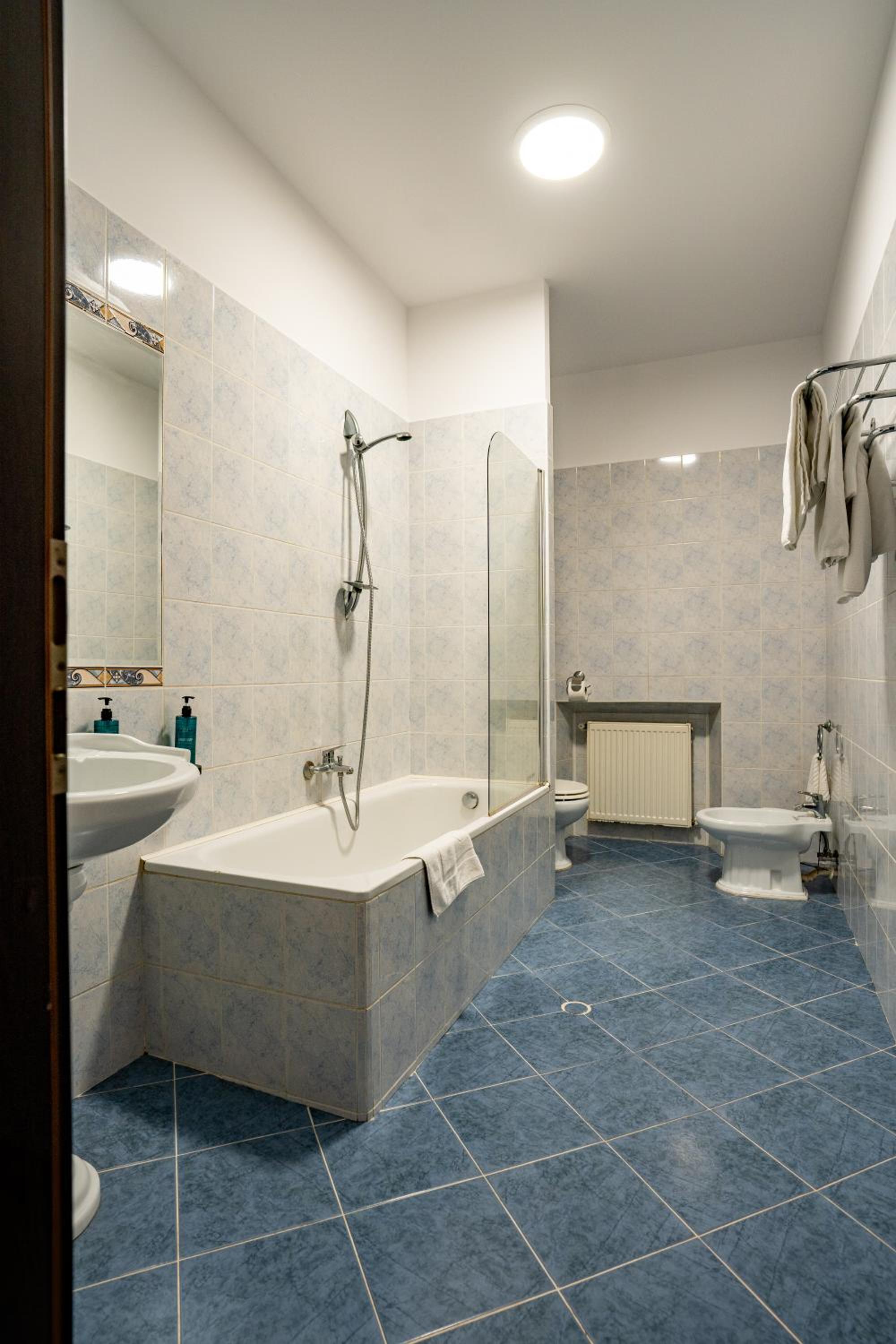 Double Room - Photo 3