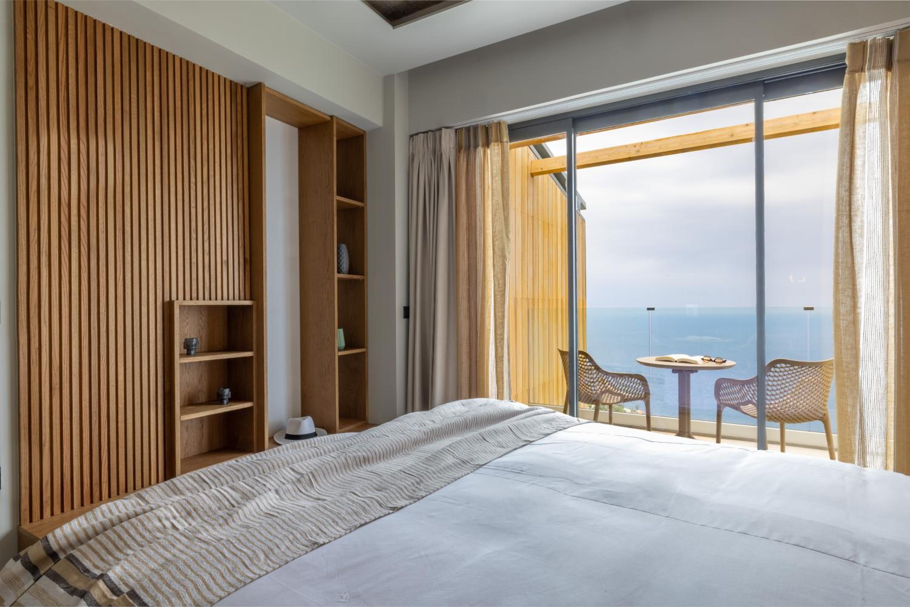 3-bedroom villa with Private Heated Pool and Birds eye sunset & panoramic sea views - Photo 13