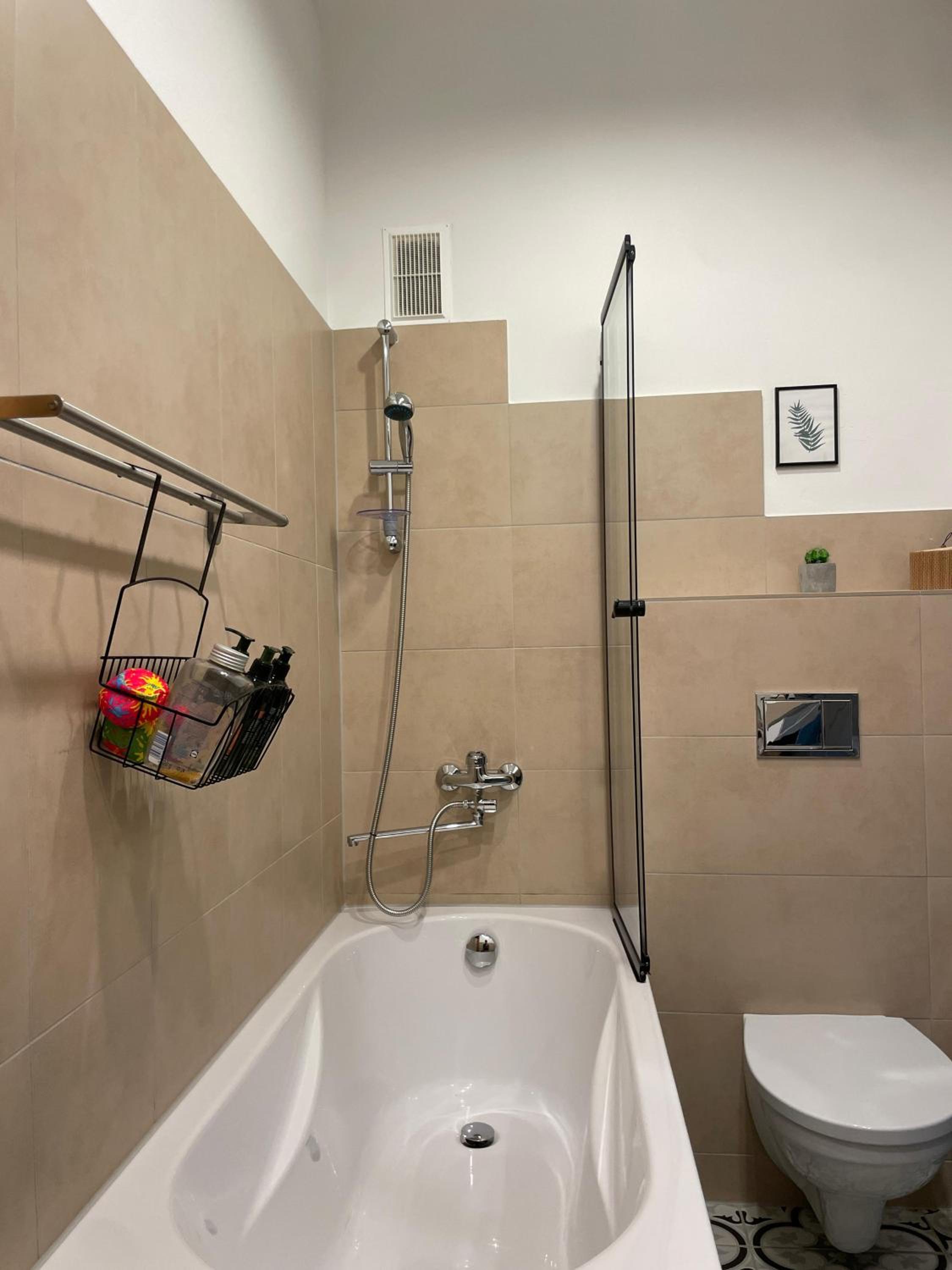 Family Room with Private Bathroom photo 3