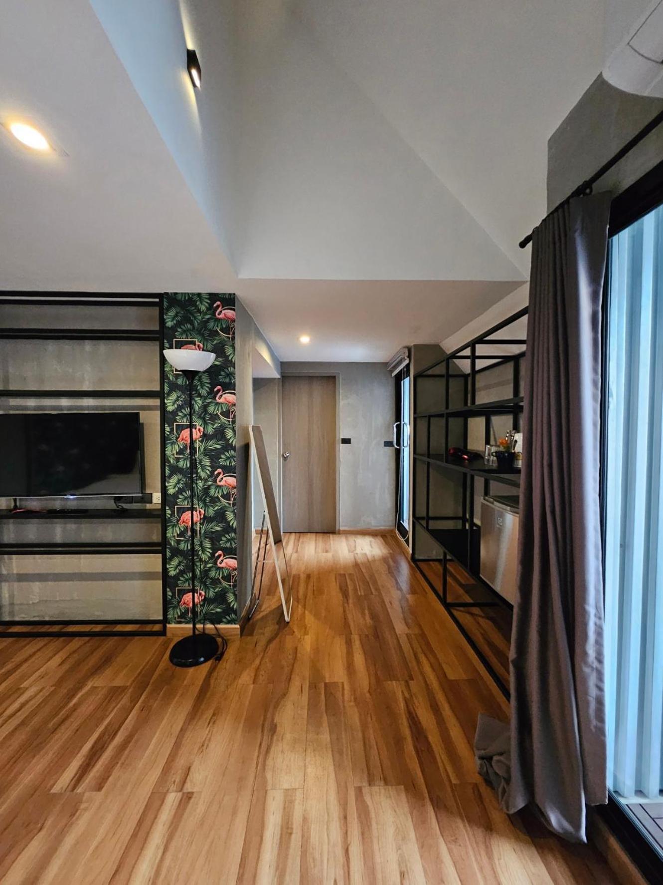 King Room with Balcony photo 2