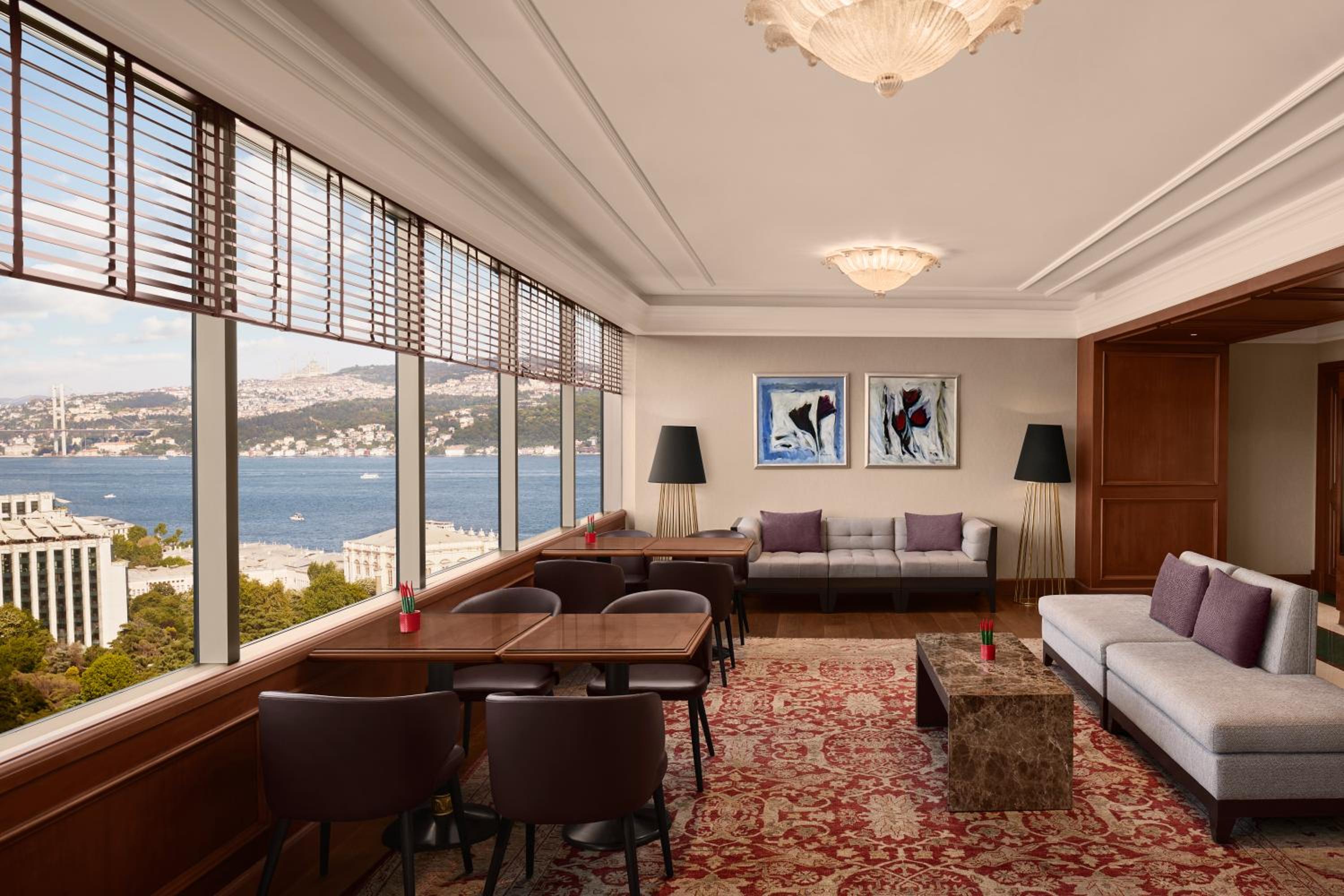 Club King Room with Park View and Lounge Access photo 2