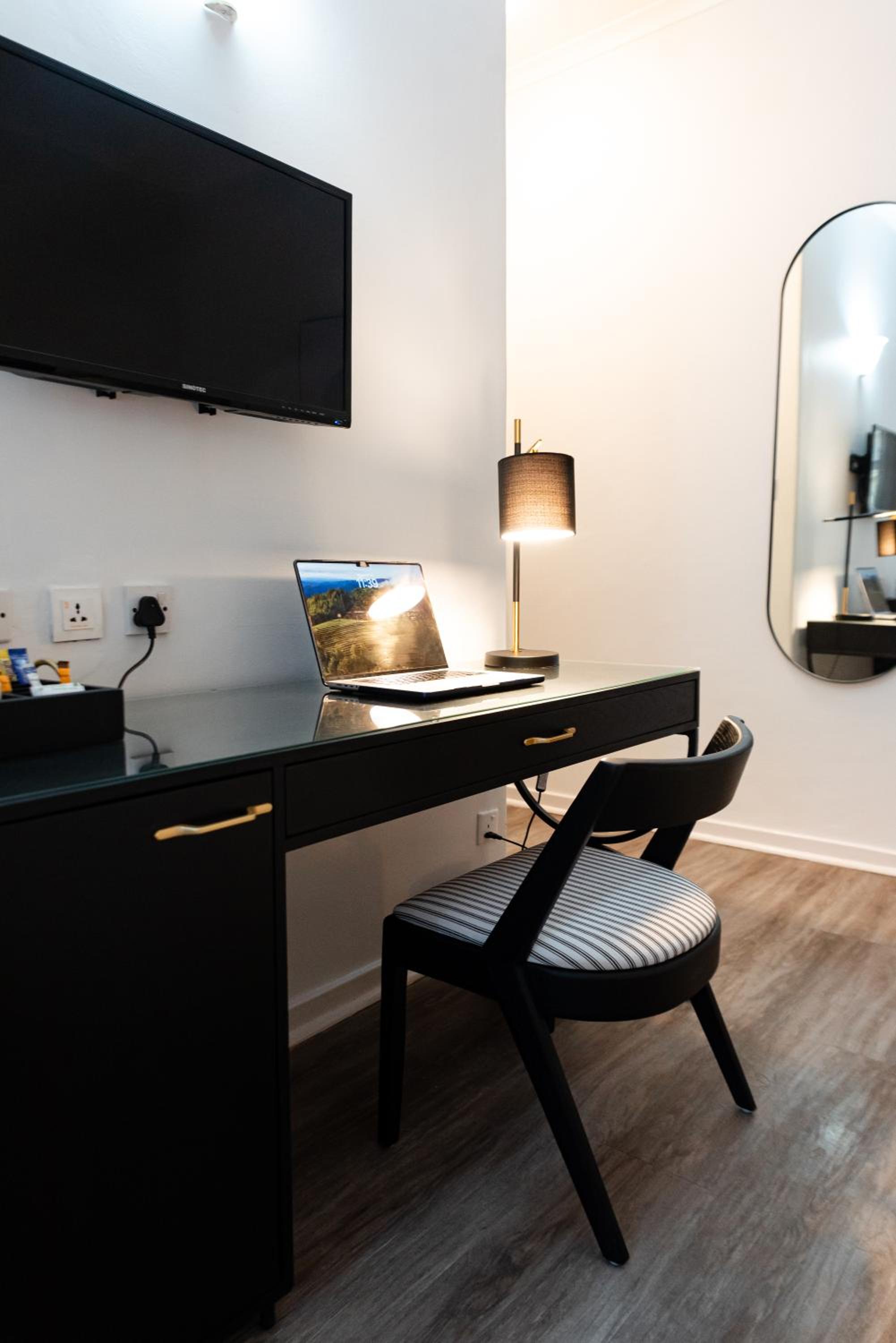 Standard  Double Room - Photo 9