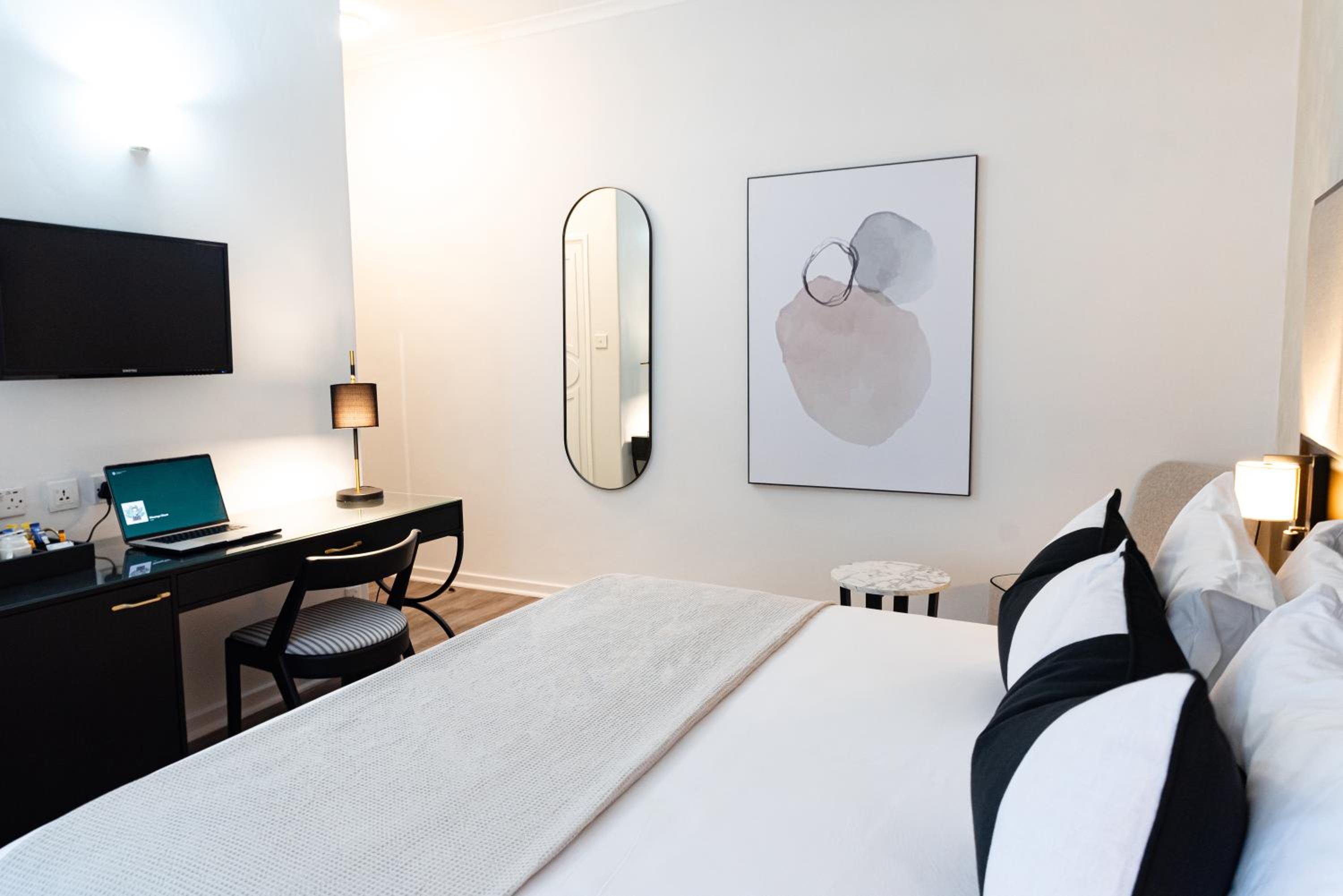 Standard  Double Room - Photo 8