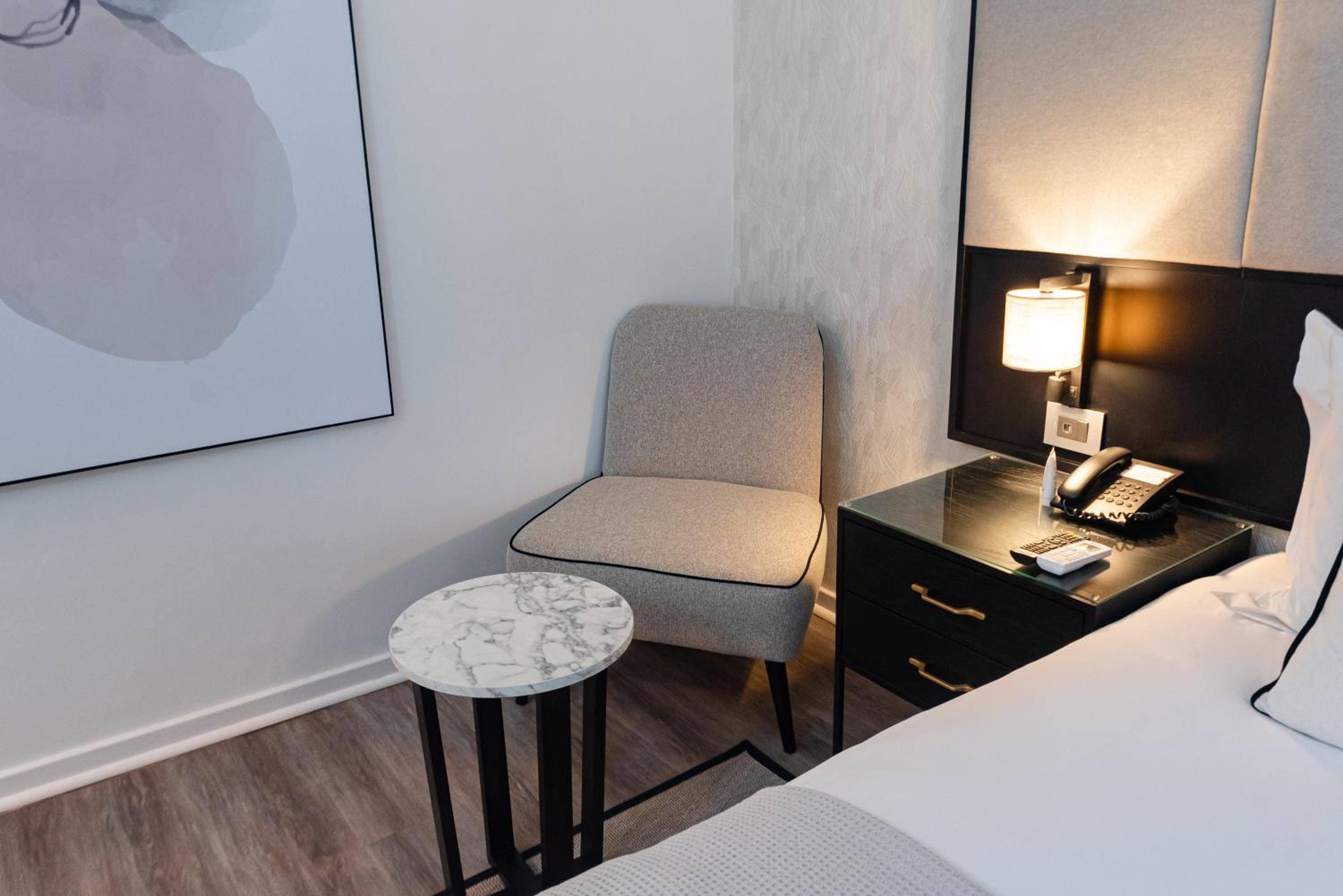 Double Room - Photo 10