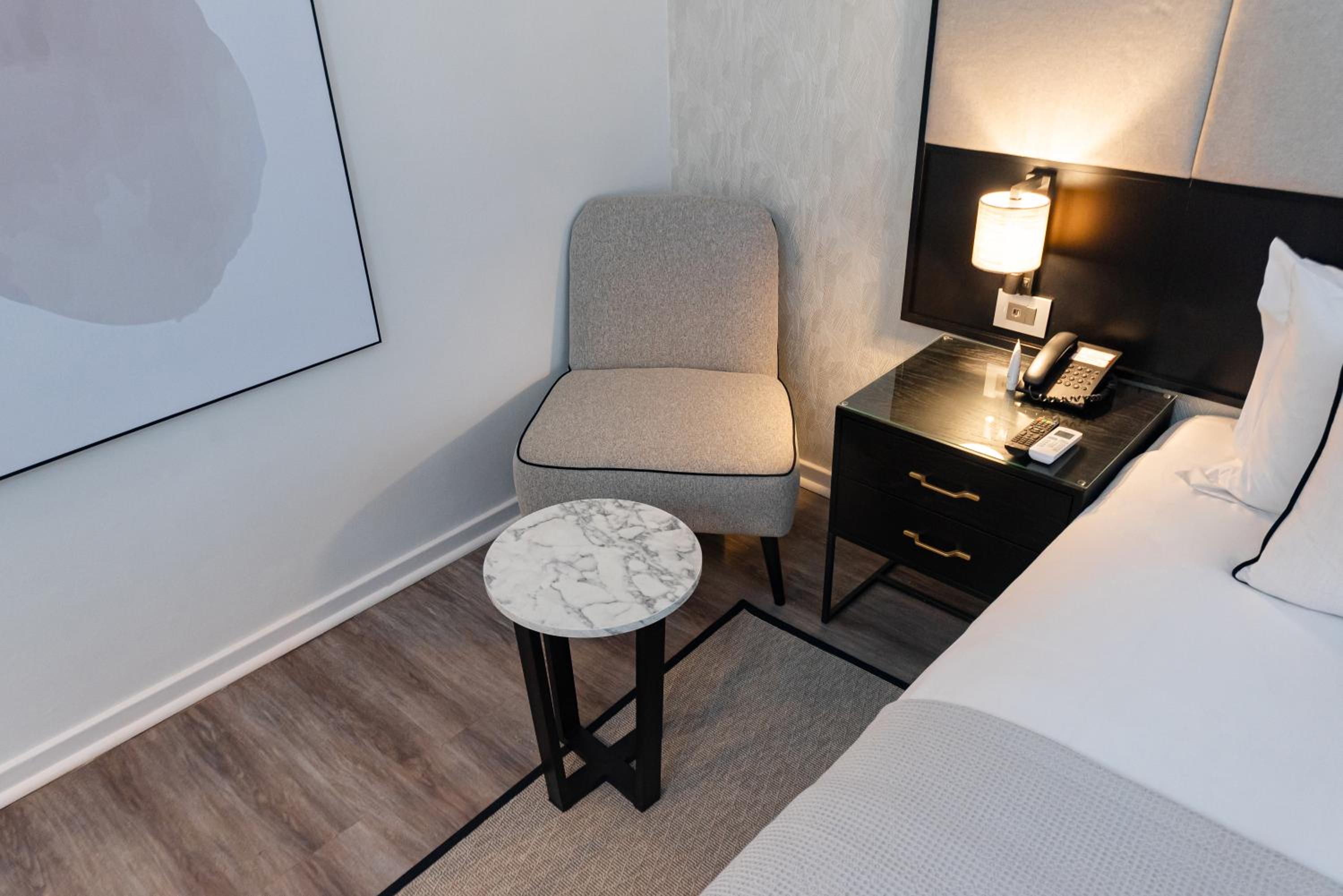 Double Room - Photo 15
