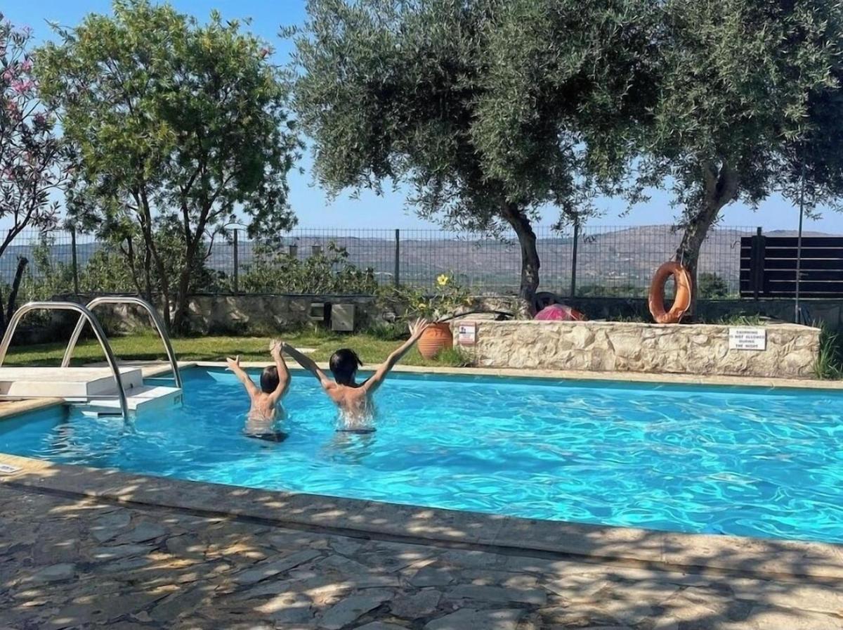 Villa with Private Pool - Photo 31