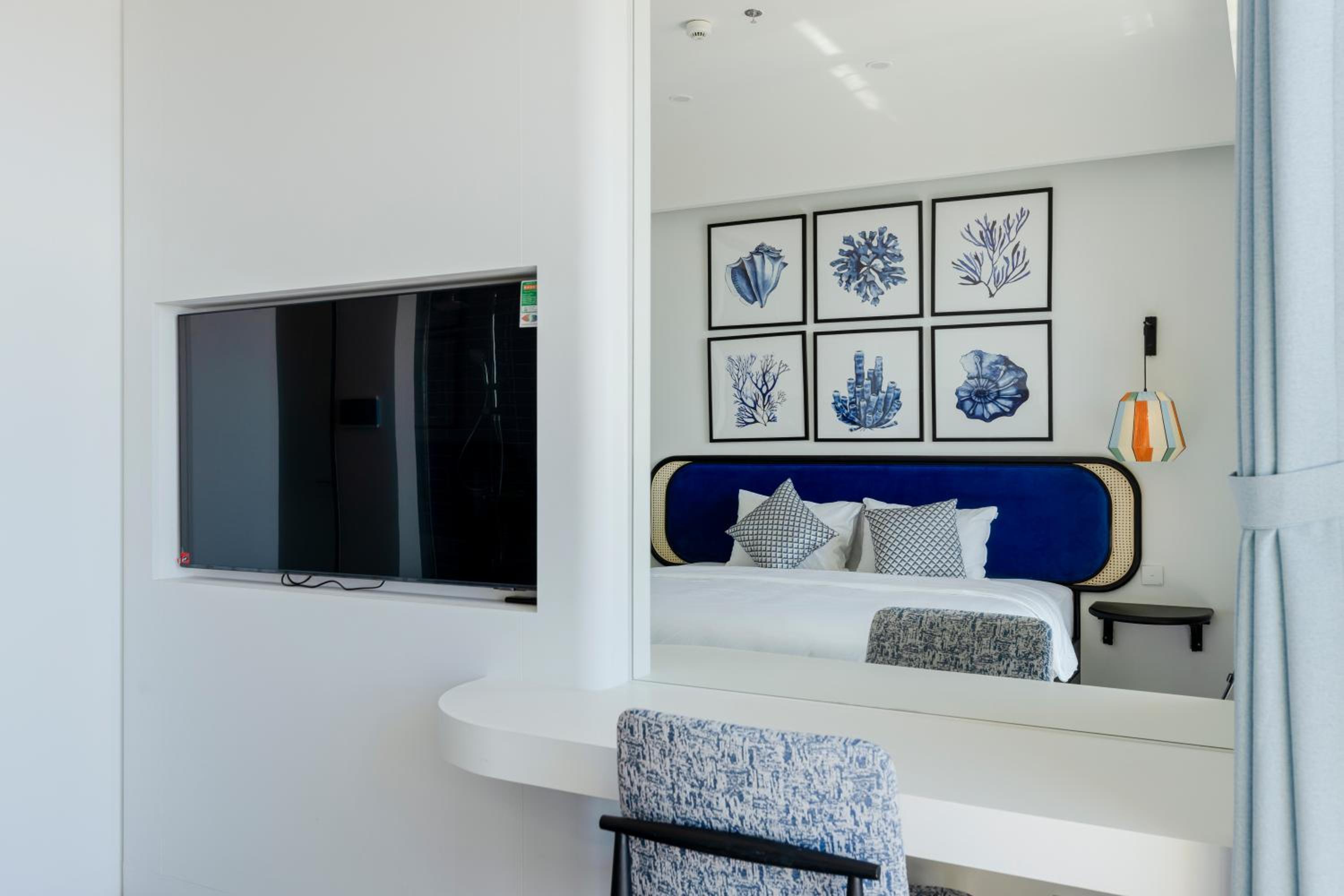 One-Bedroom Apartment photo 2