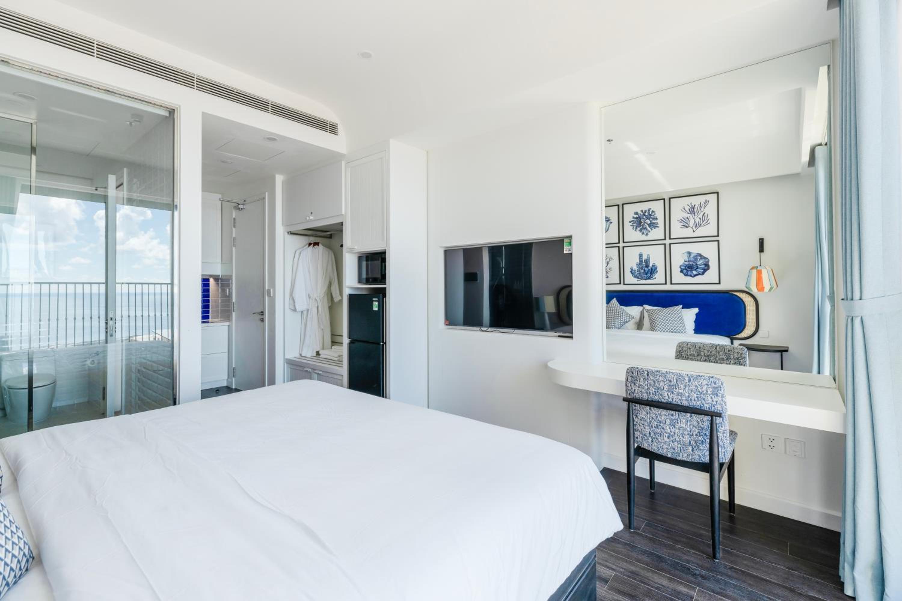 Apartment With Sea View photo 2