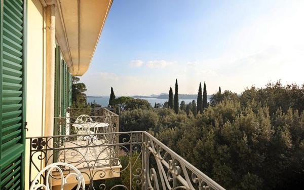 Deluxe Double or Twin Room with Lake View - Photo 2