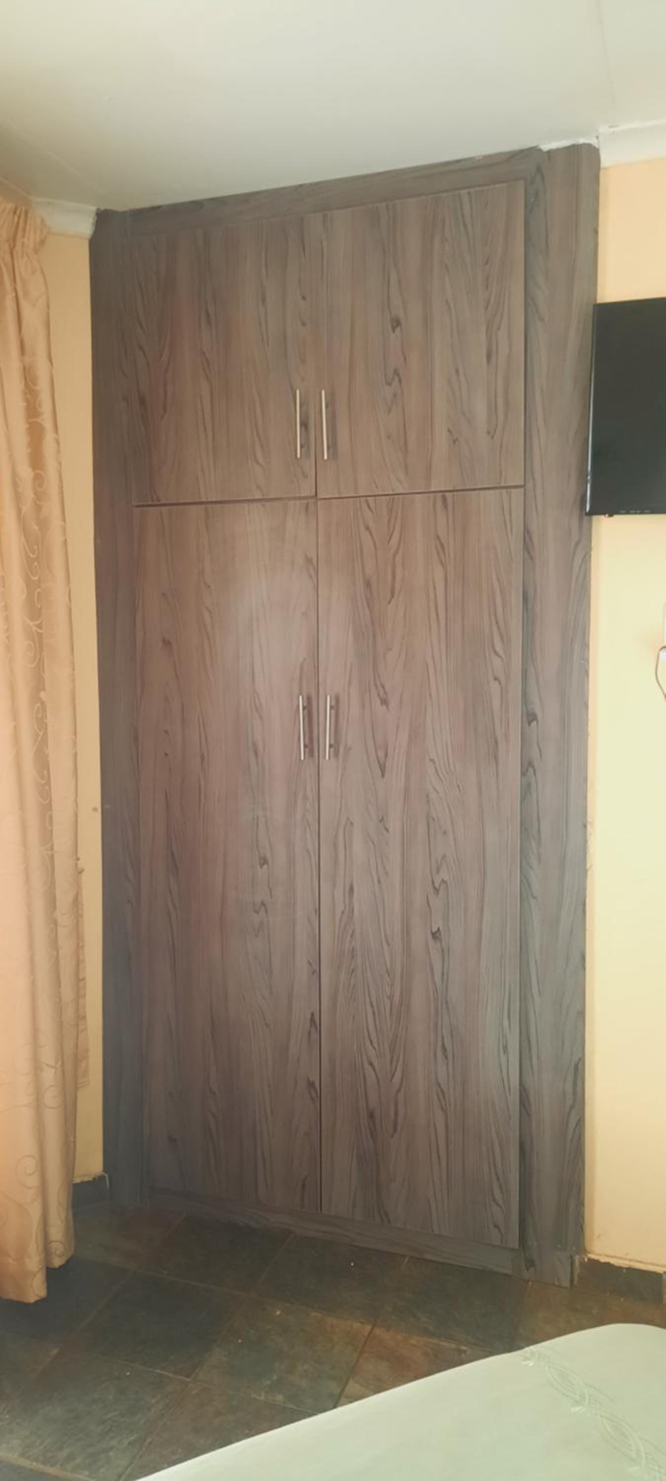 Chalet (2 Adults) - Photo 2