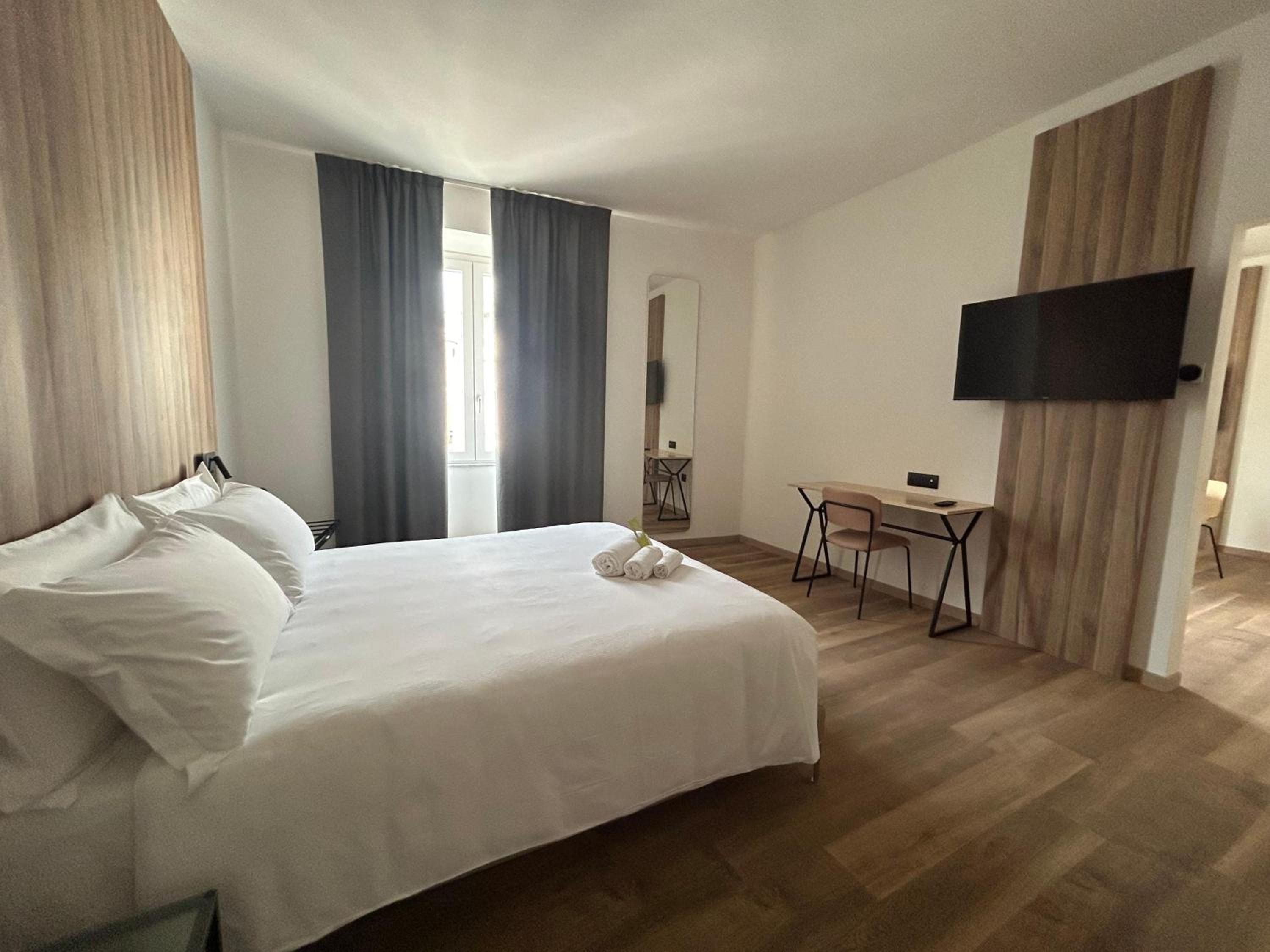 One-Bedroom Apartment with City View