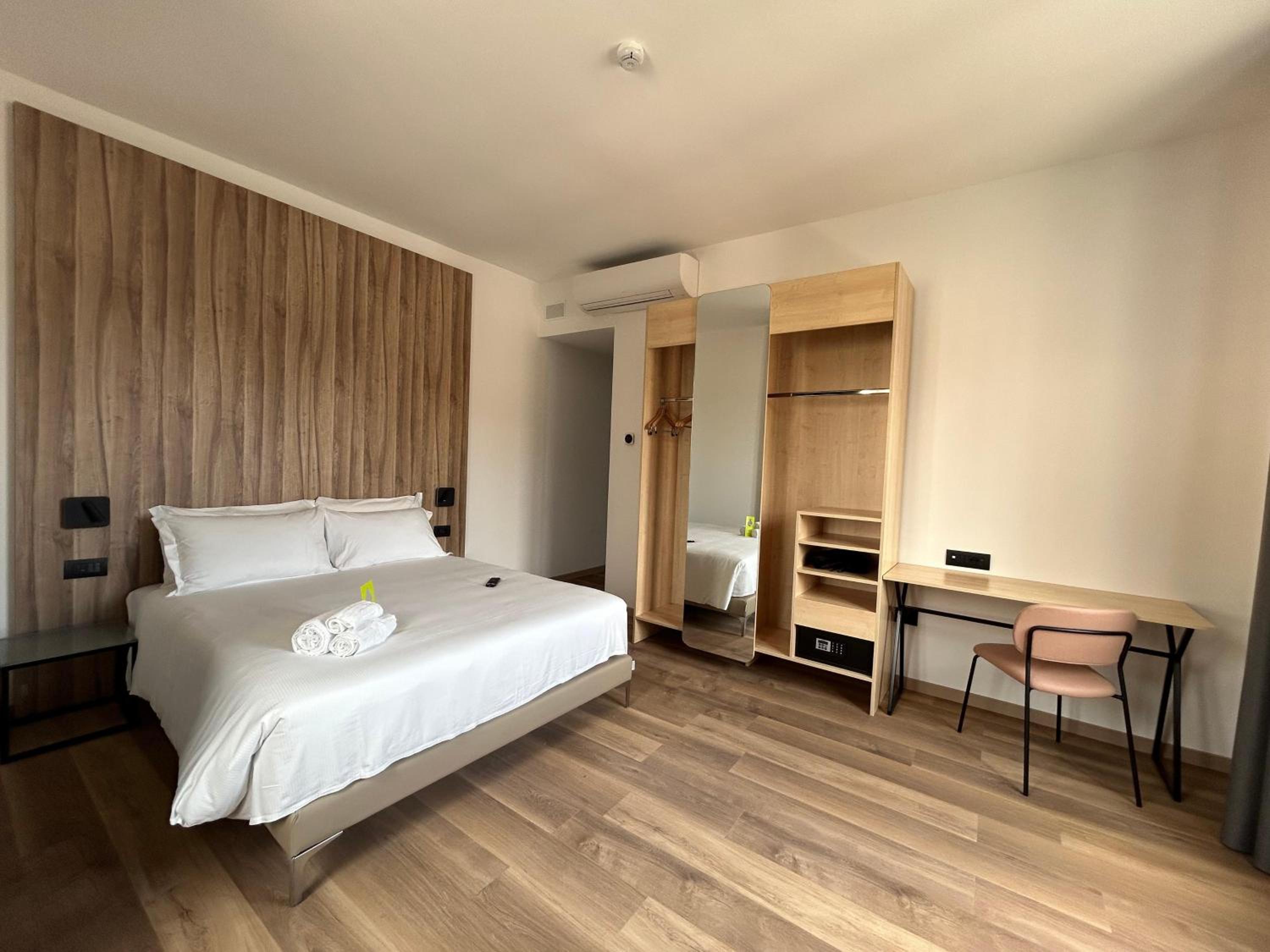 One-Bedroom Apartment with City View