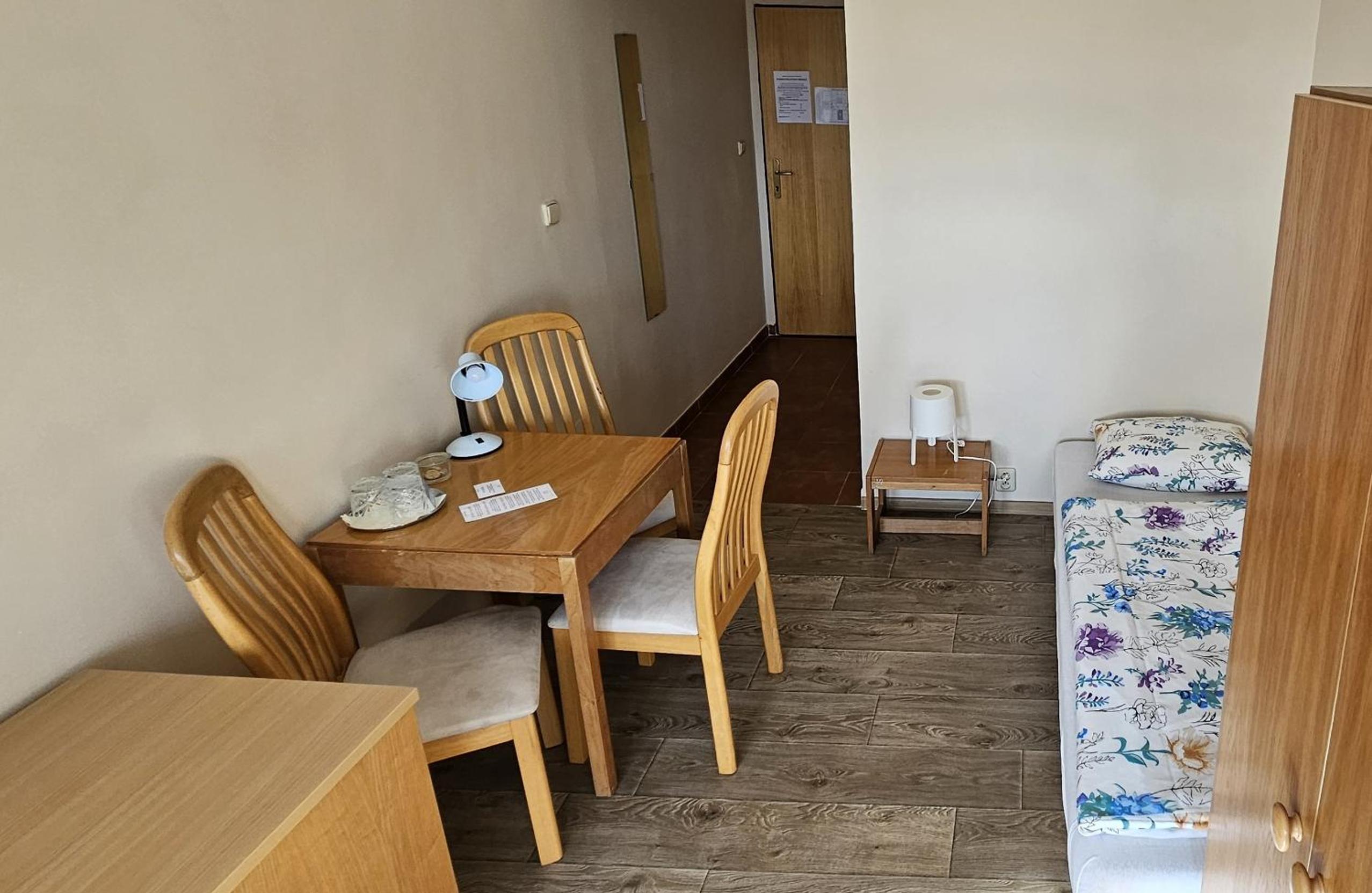 Standard Triple Room - Photo 9