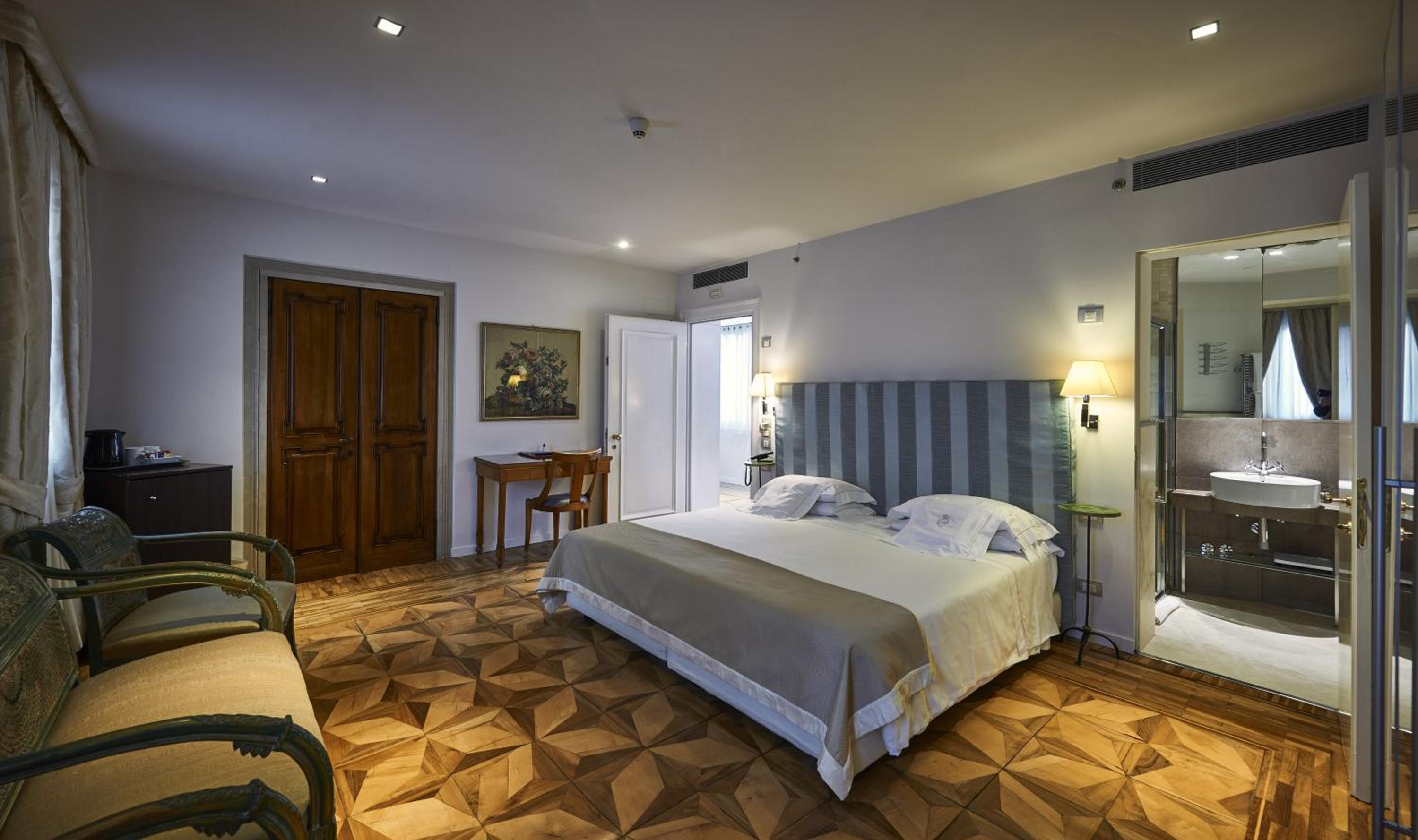 Superior Double or Twin Room photo 1