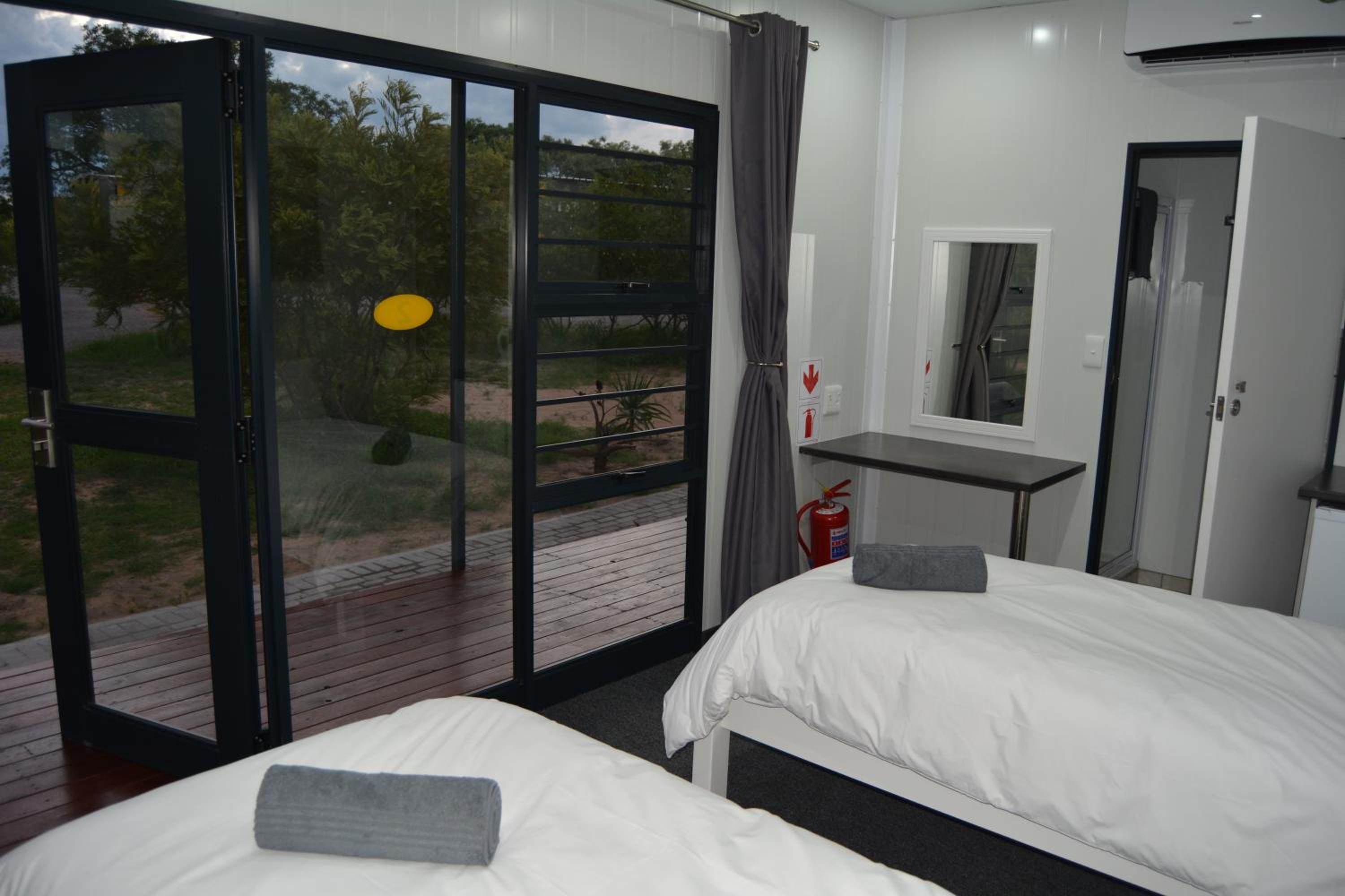 Twin Room - Photo 3