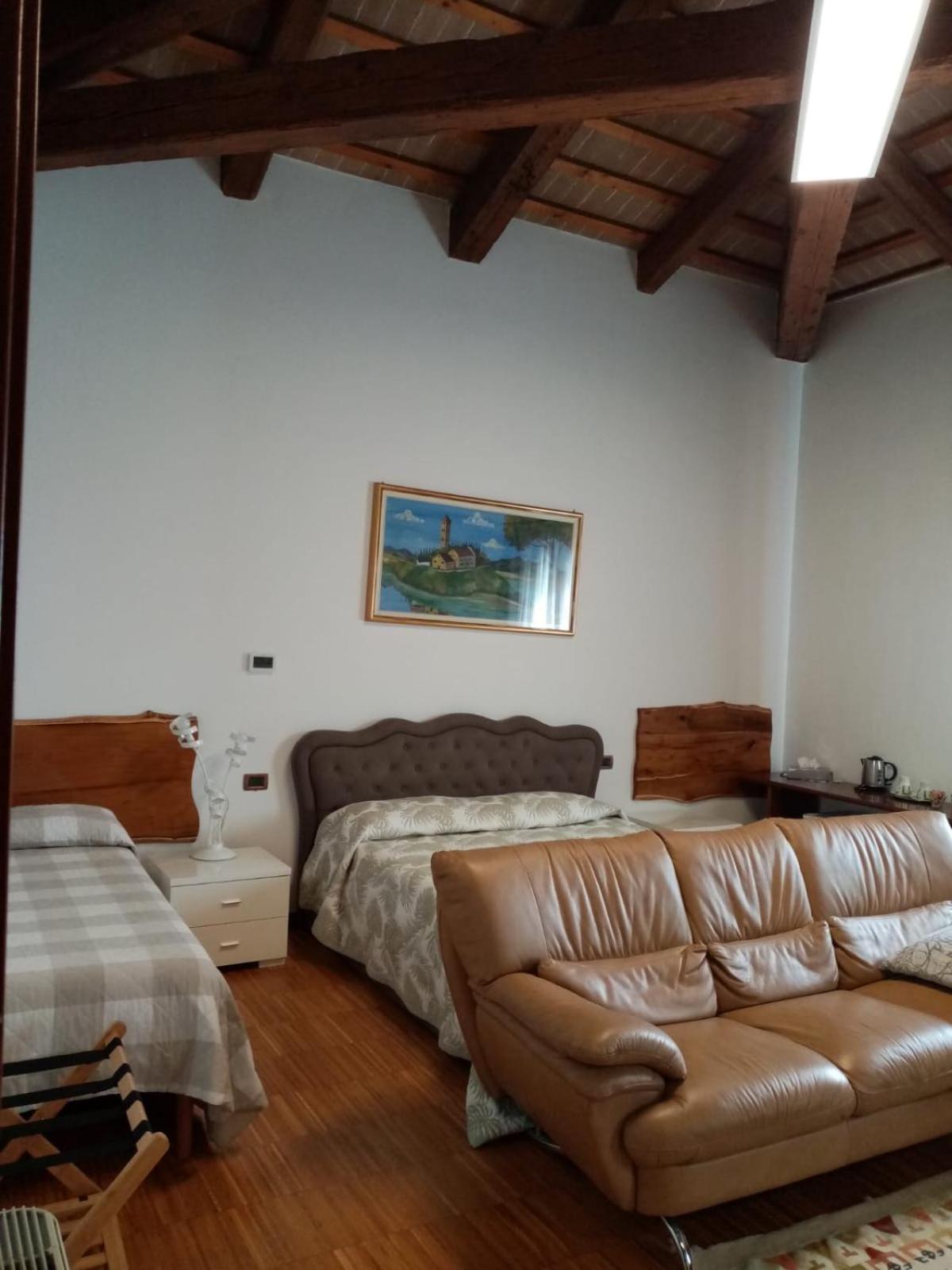 Quadruple Room - Photo 1