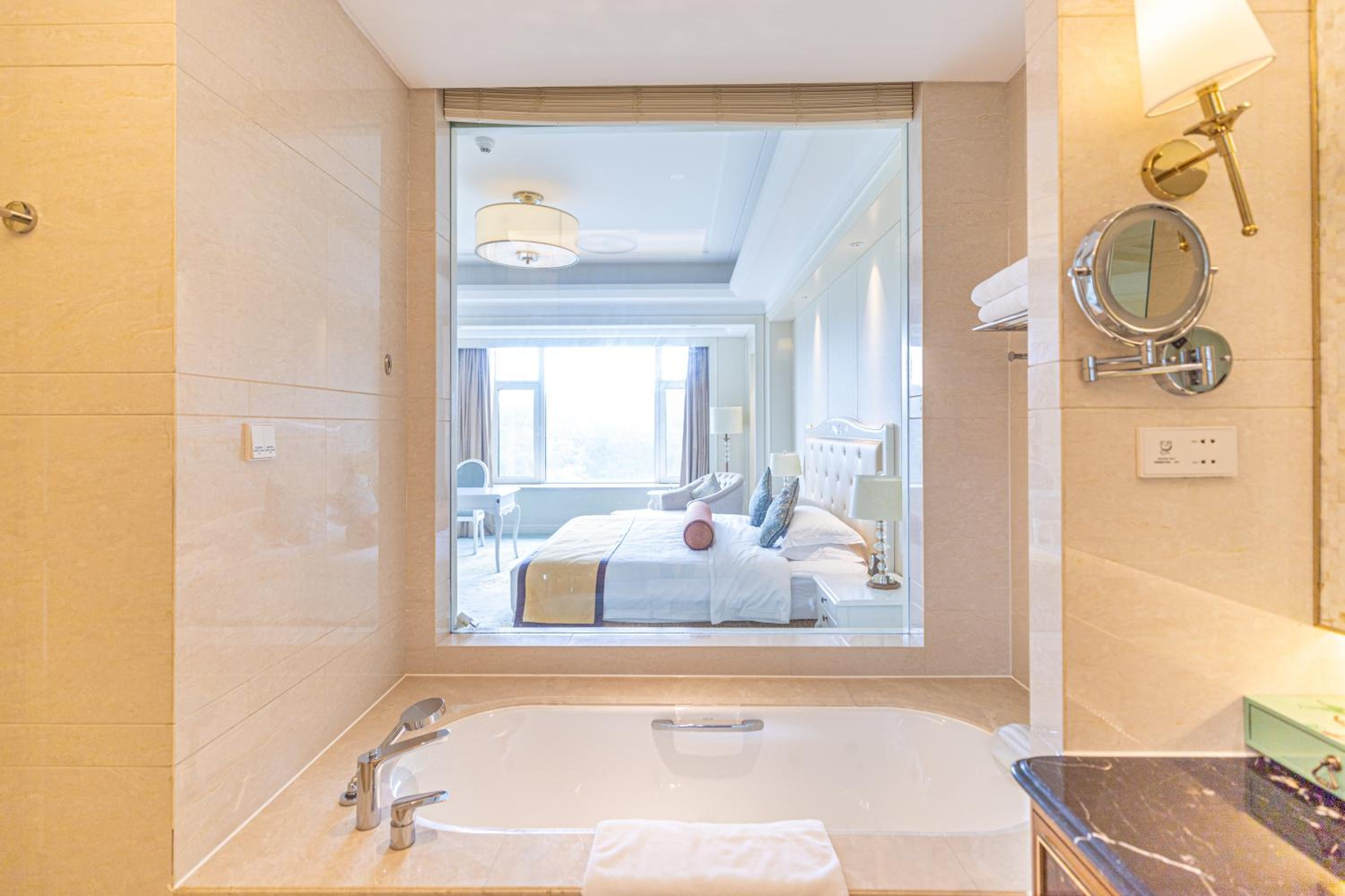Queen Room With View