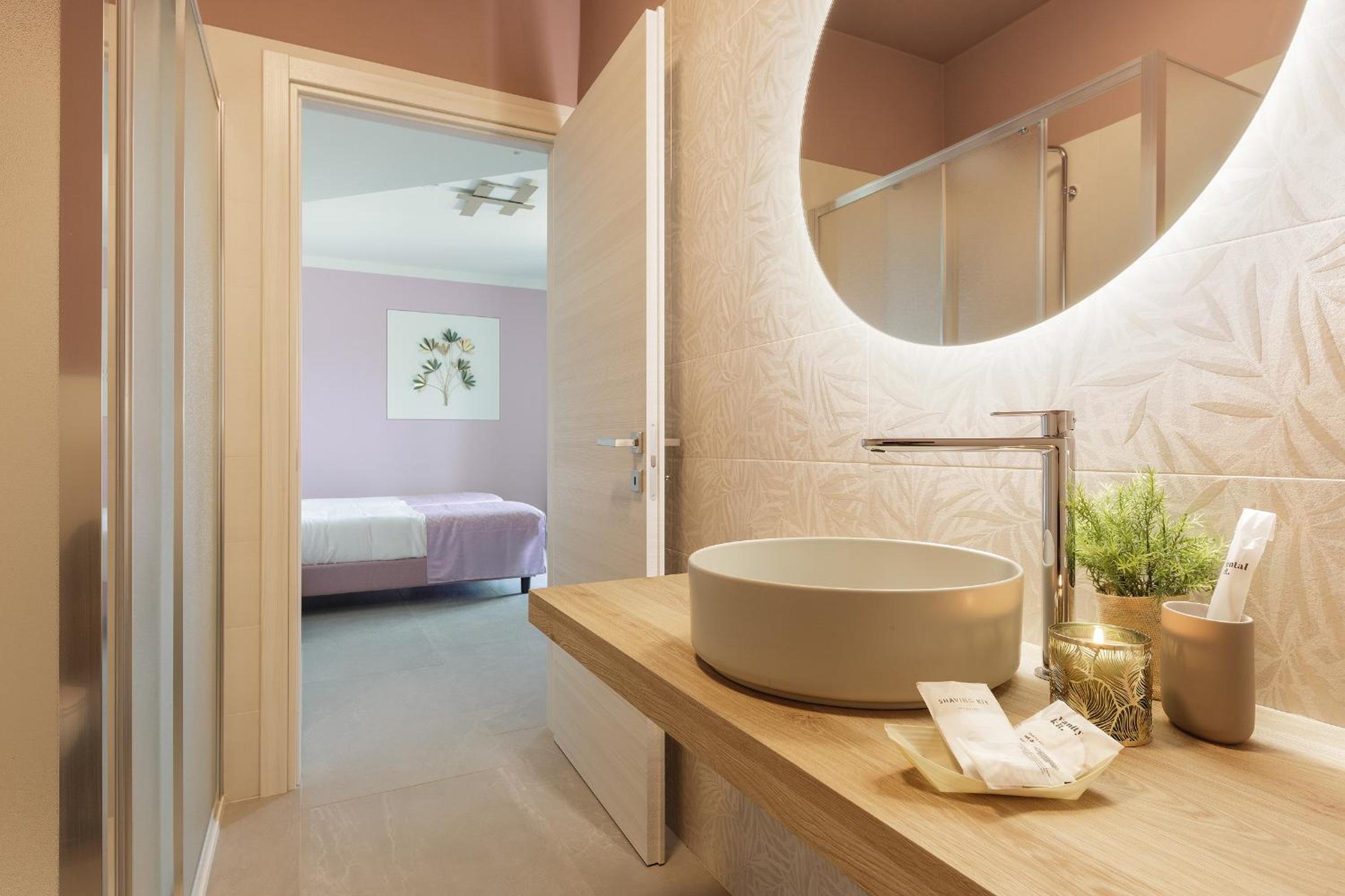 Double or Twin Room with Pool View photo 2