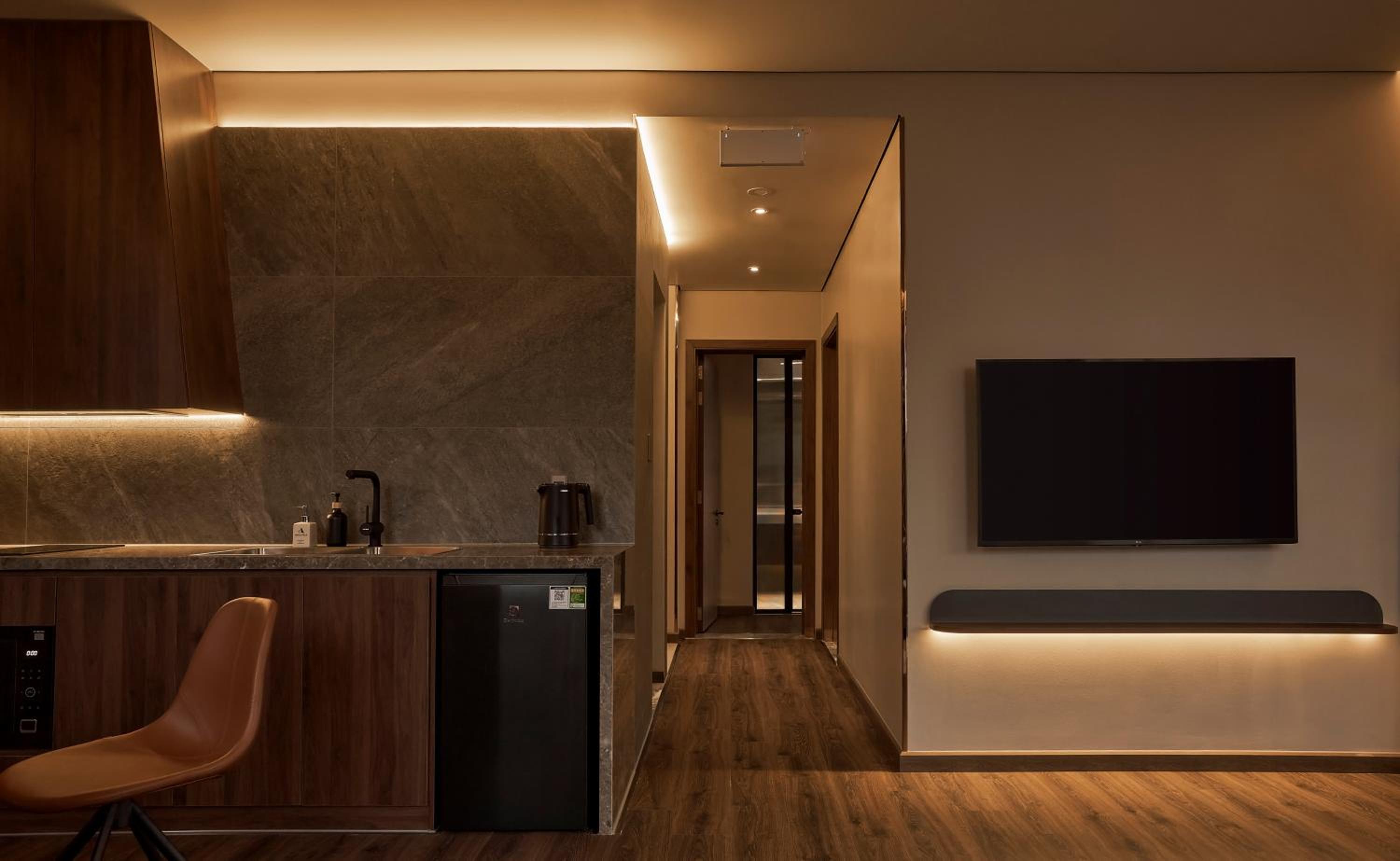 Three-Bedroom Apartment - Photo 12