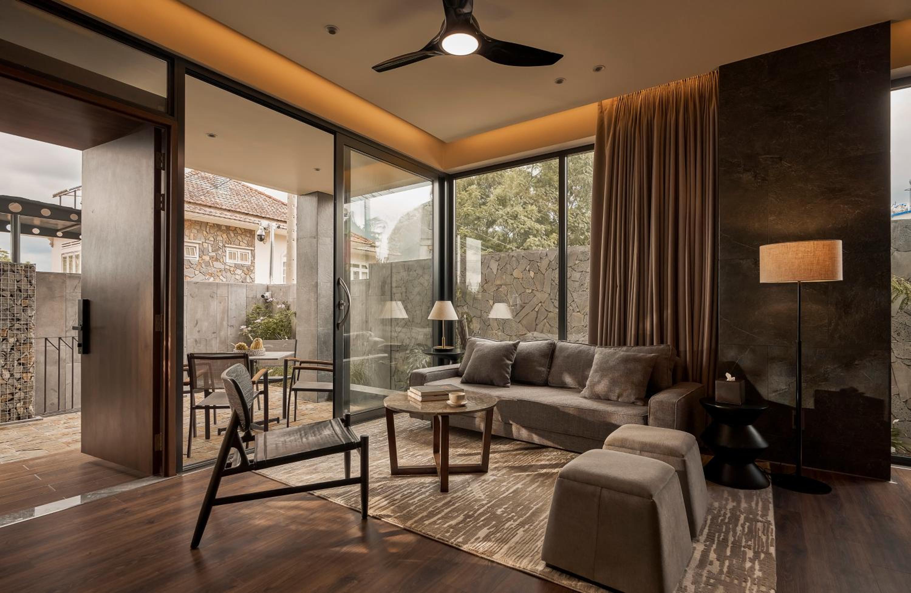 Three-Bedroom Apartment - Photo 15