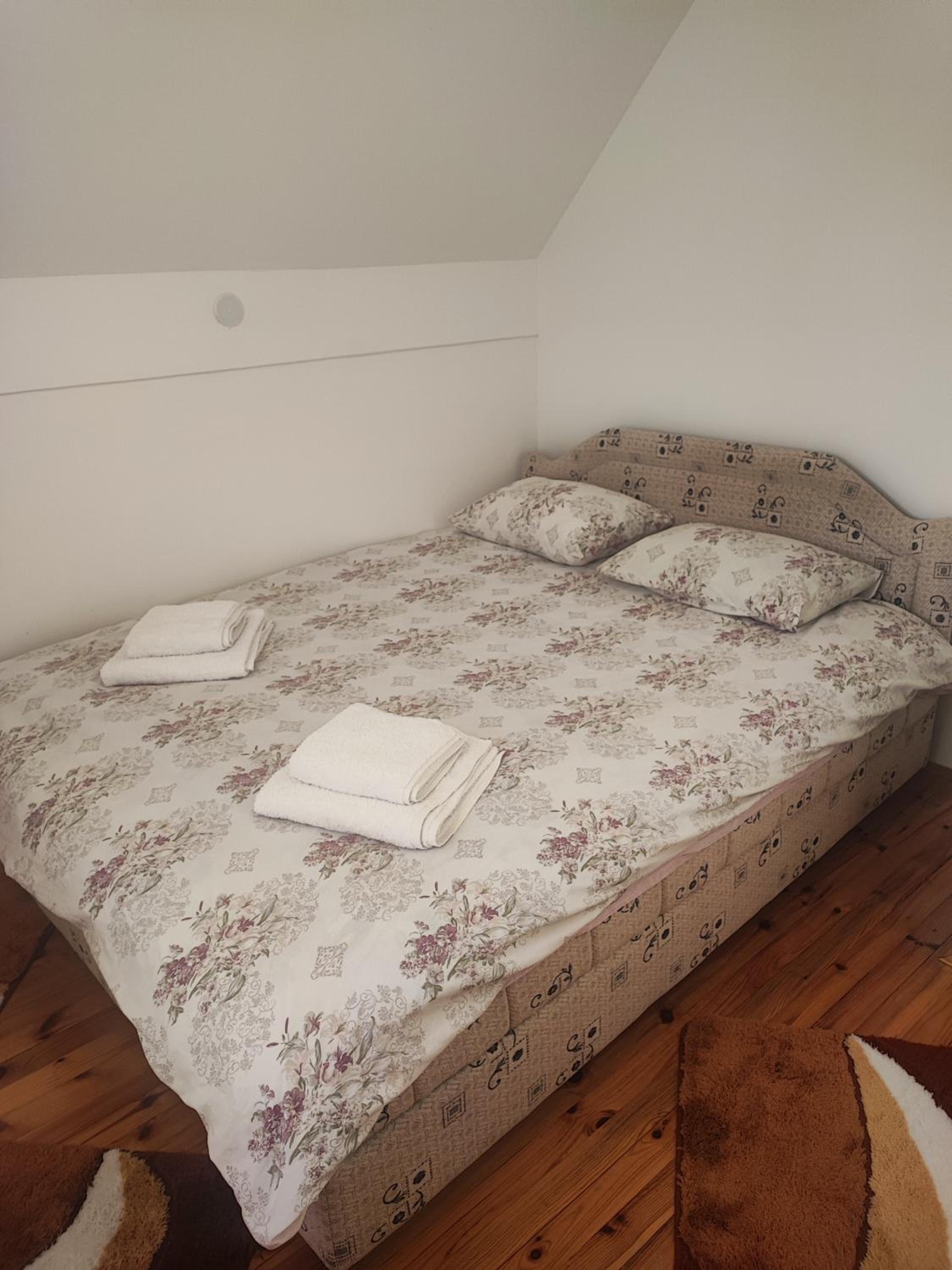 Three-Bedroom House photo 3